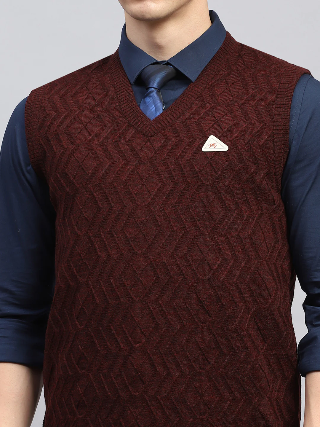 Men Maroon Self Design V Neck Sleeveless Sweater - Image 6