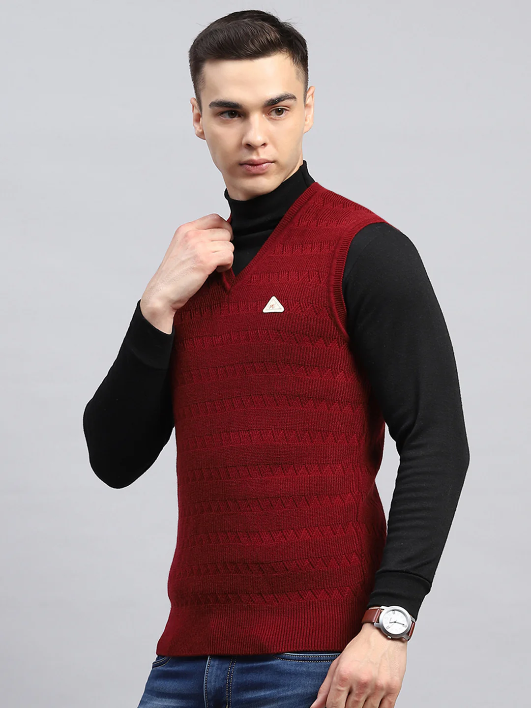 Men Maroon Self Design V Neck Sleeveless Sweater - Image 3