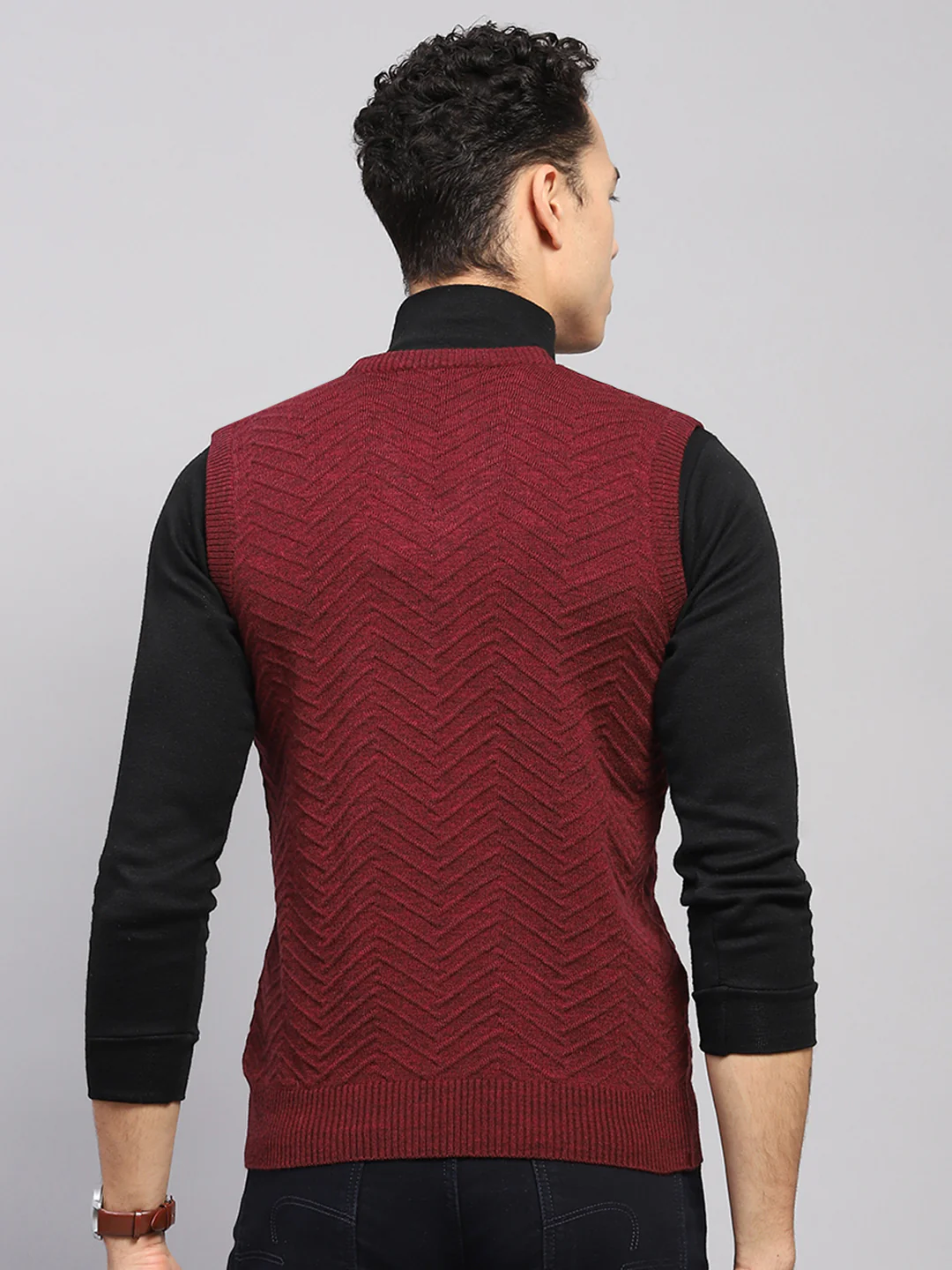 Men Maroon Self Design V Neck Sleeveless Sweater - Image 5