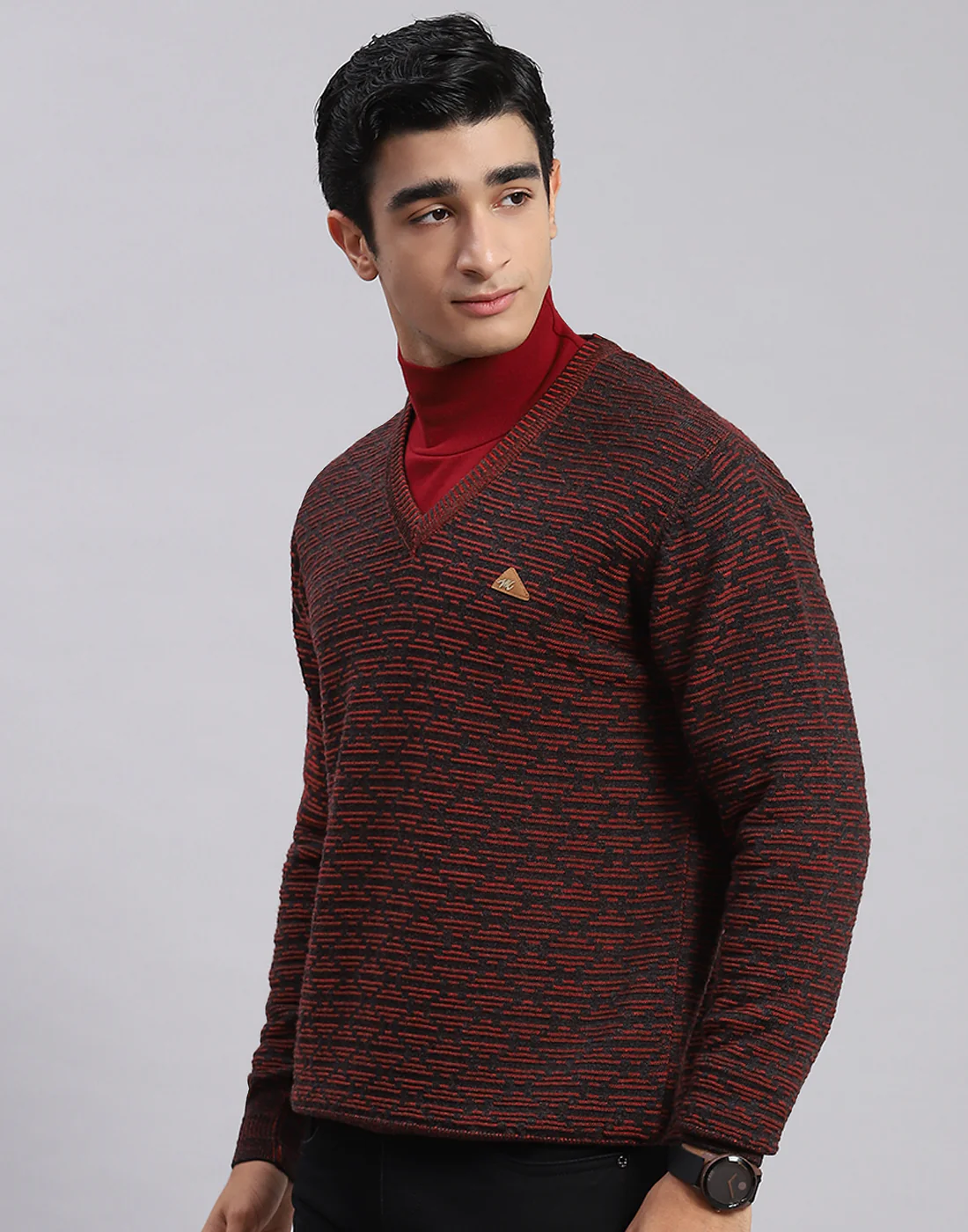 Men Maroon Self Design V Neck Full Sleeve Sweaters/Pullovers - Image 4