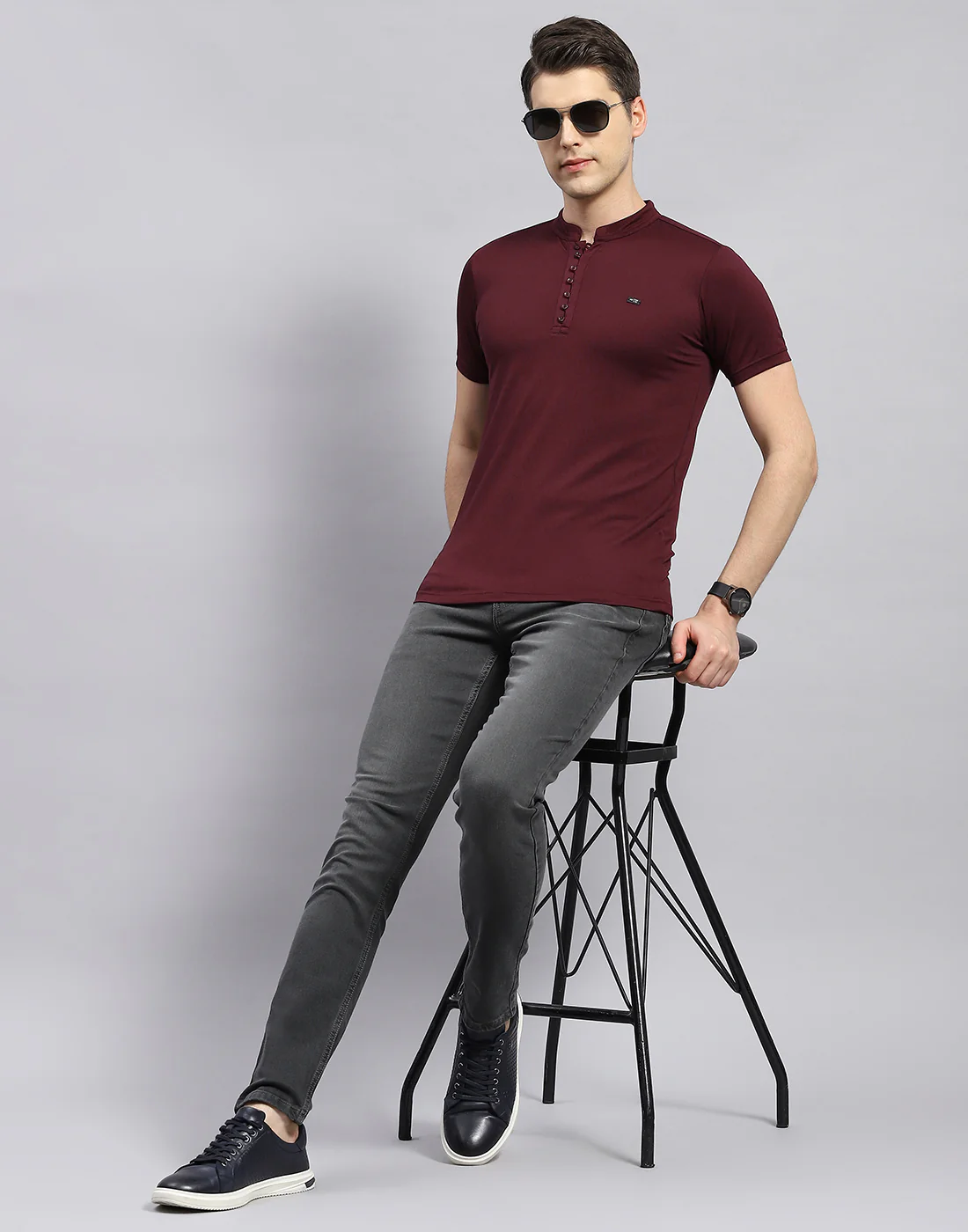 Men Maroon Solid Band Collar Half Sleeve T-Shirt - Image 2