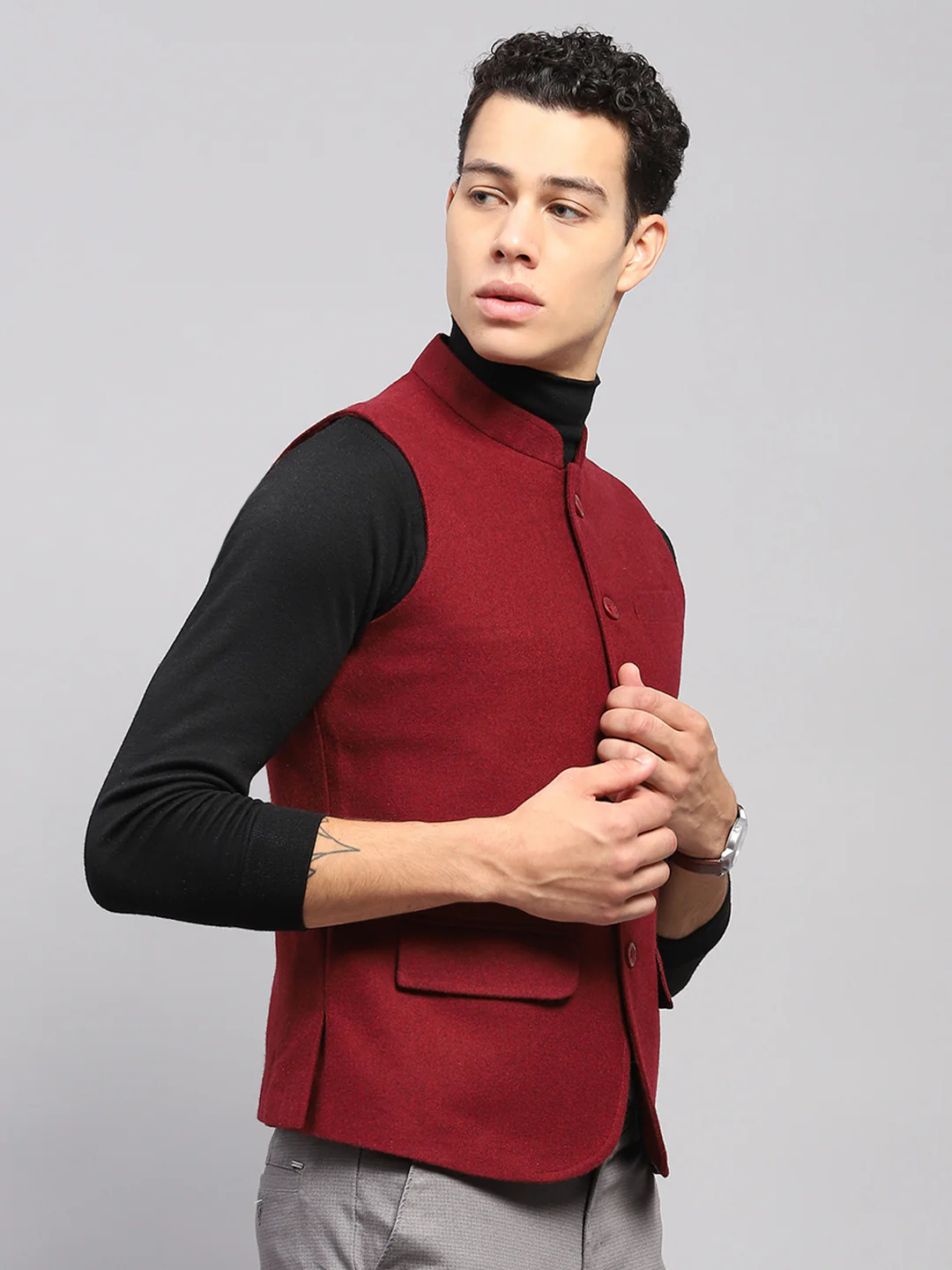 Men Maroon Solid Band Collar Sleeveless Jacket - Image 4