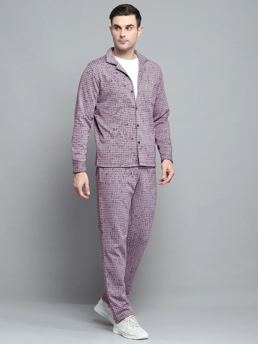 Men Maroon Solid Collar Full Sleeve Winter Tracksuit - Image 4