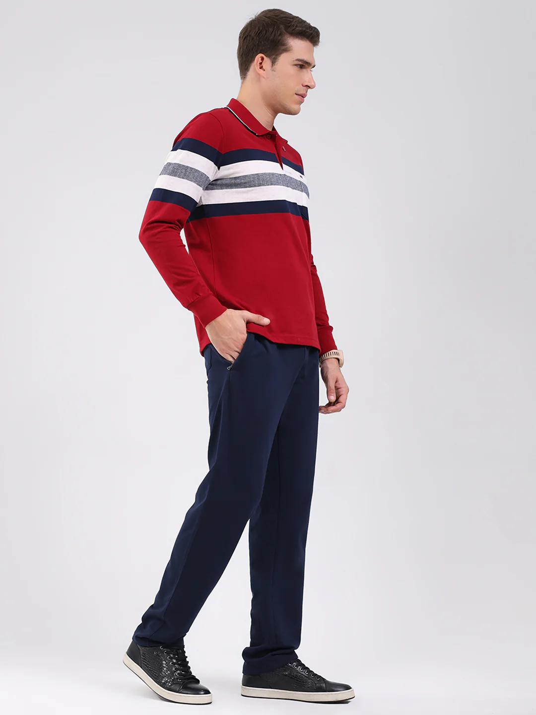 Men Maroon Solid Collar Full Sleeve Winter Tracksuit - Image 4