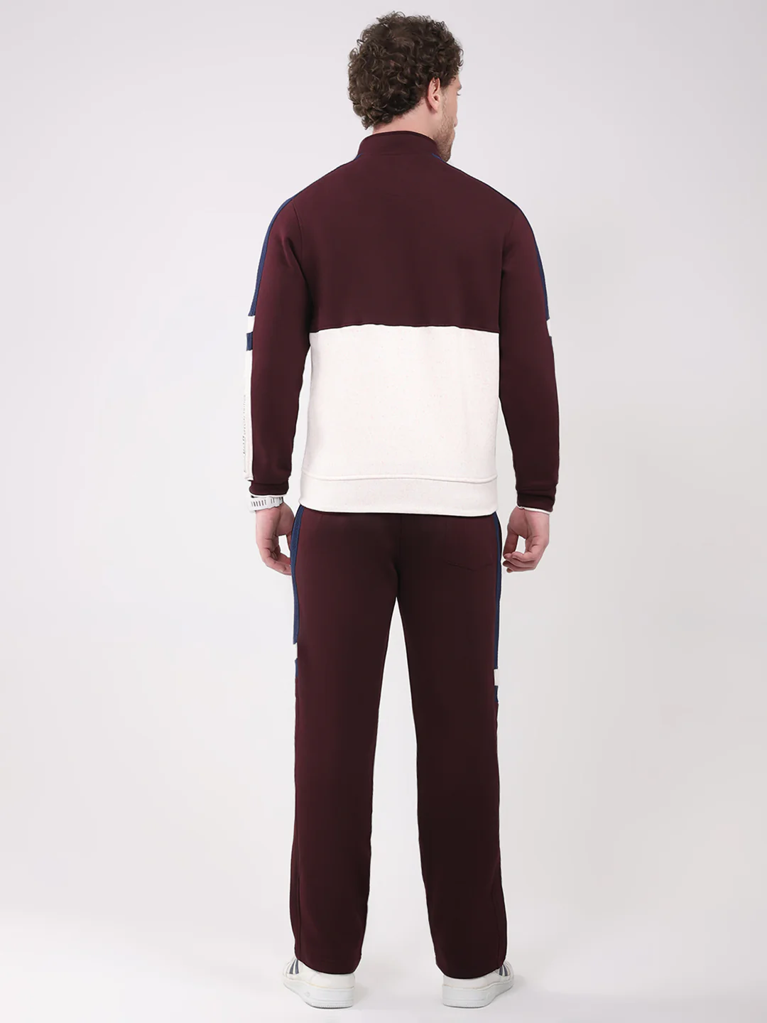 Men Maroon Solid Collar Full Sleeve Winter Tracksuit - Image 5