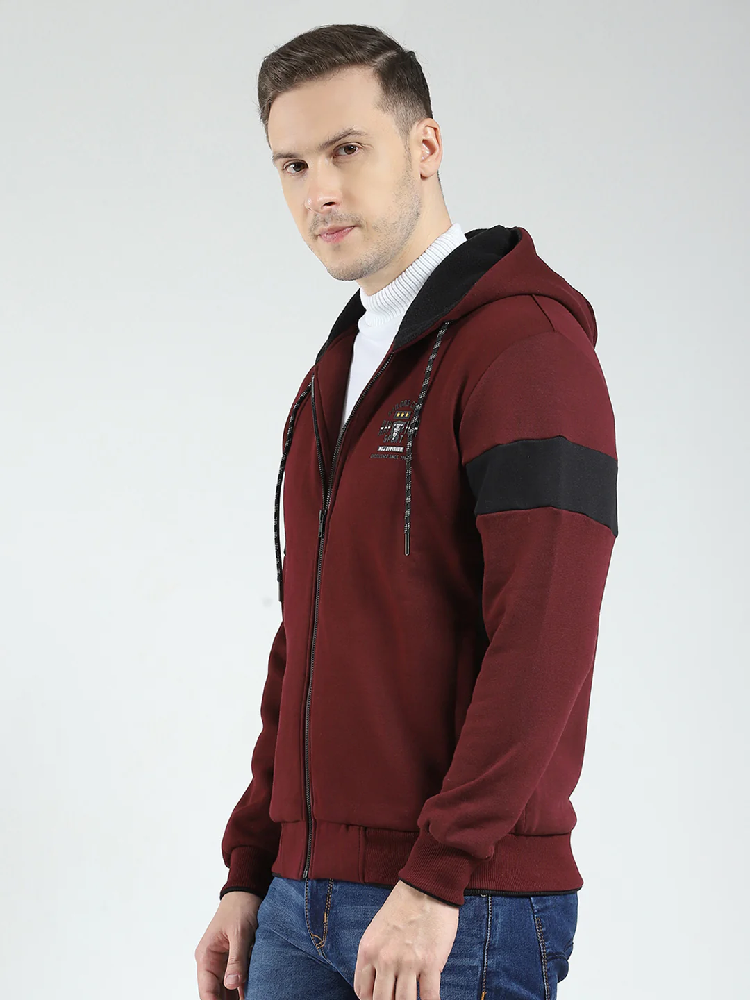 Men Maroon Solid Hooded Full Sleeve Sweatshirt - Image 3