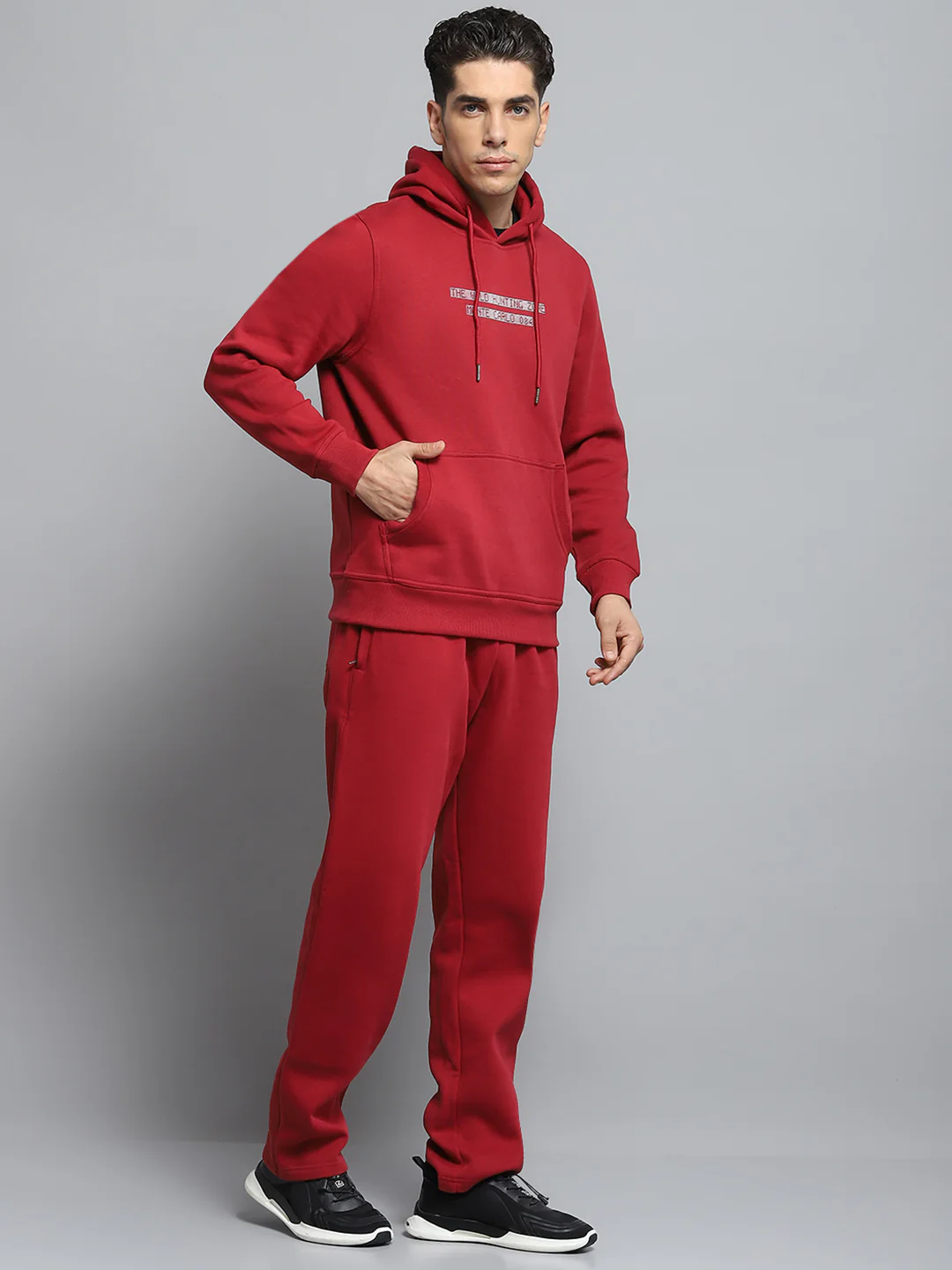 Men Maroon Solid Hooded Full Sleeve Winter Tracksuit - Image 4