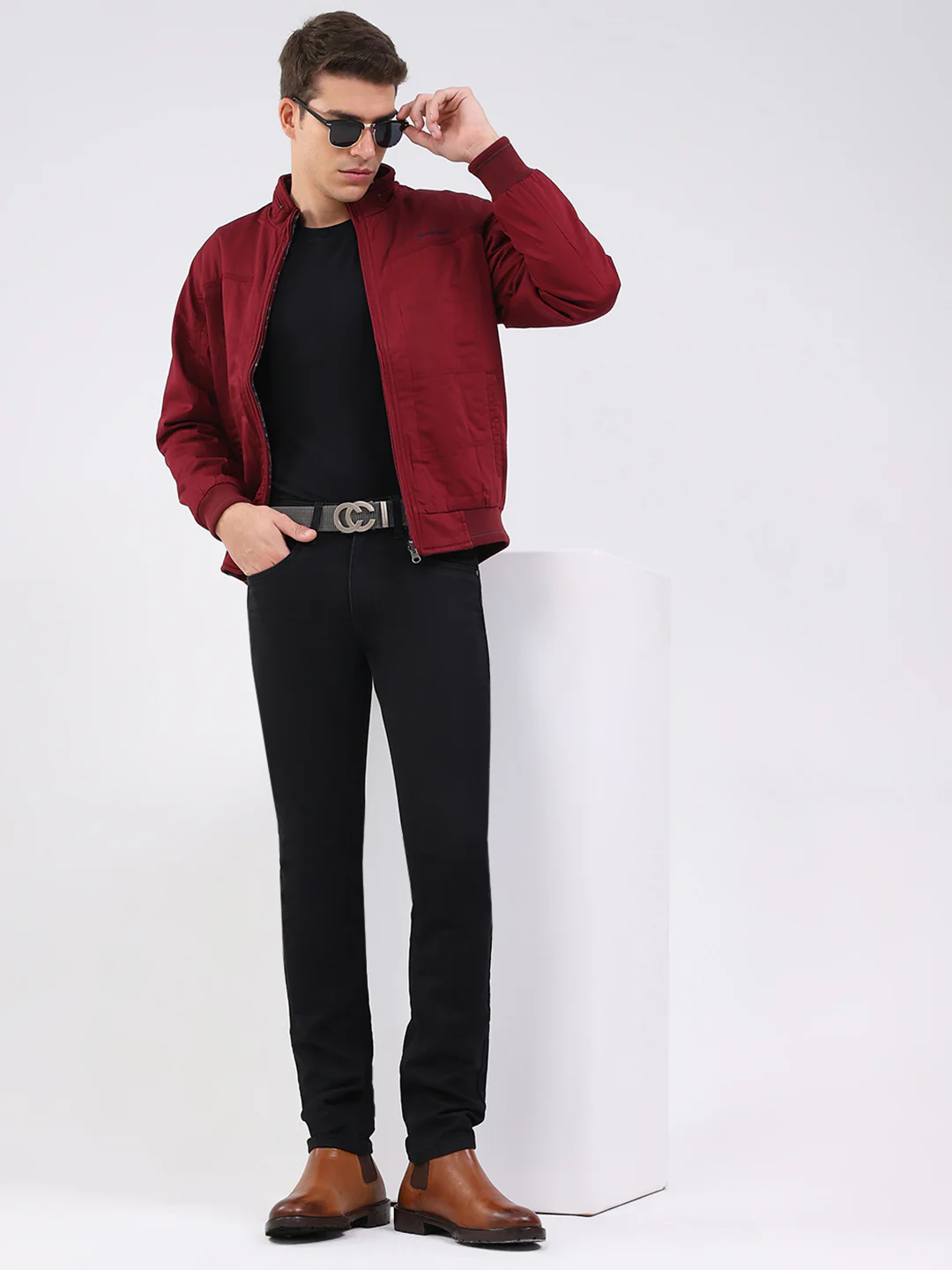 Men Maroon Solid Mock Neck Full Sleeve Jacket - Image 2