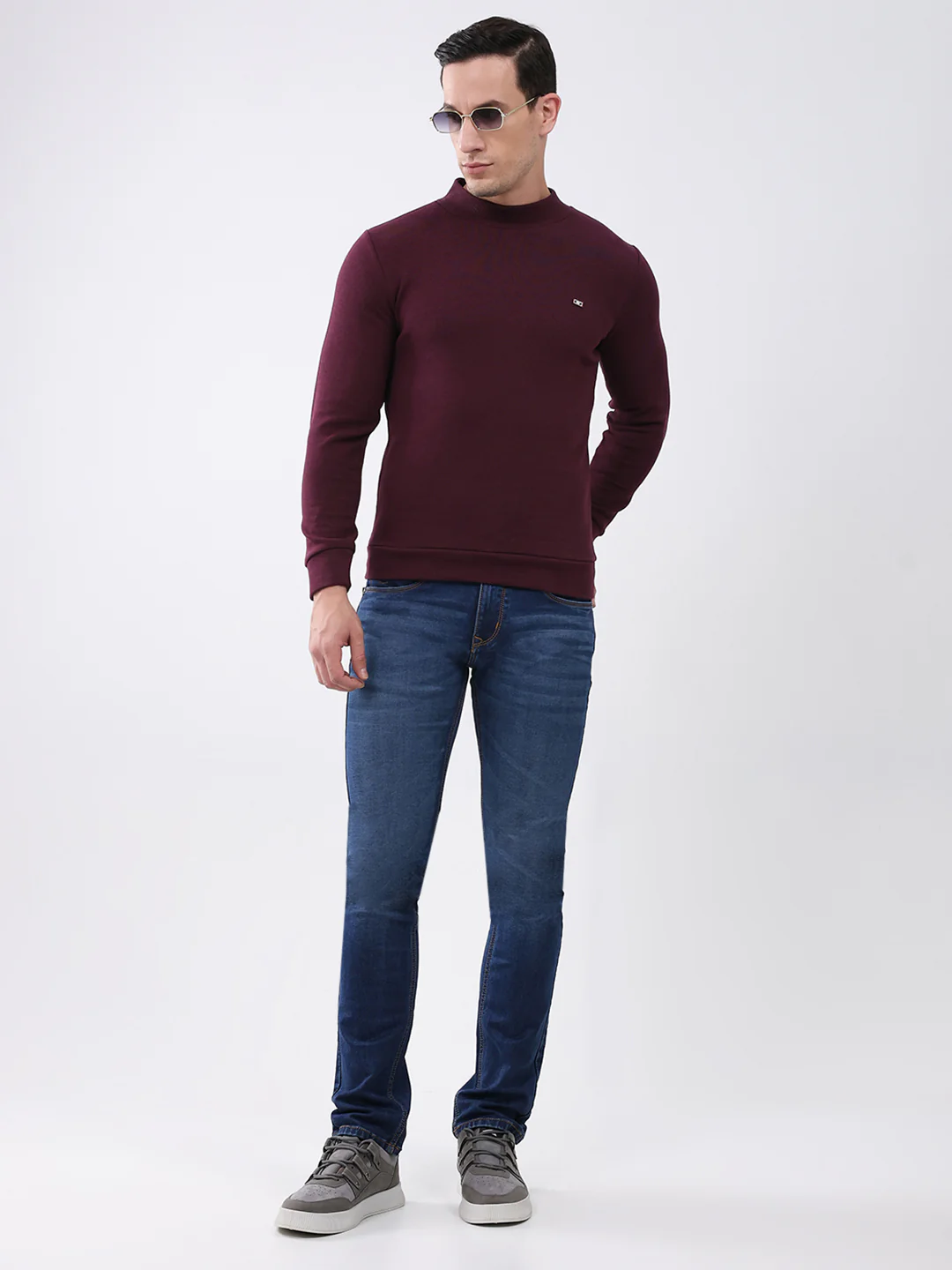 Men Maroon Solid Mock Neck Full Sleeve Winter T-Shirt - Image 2