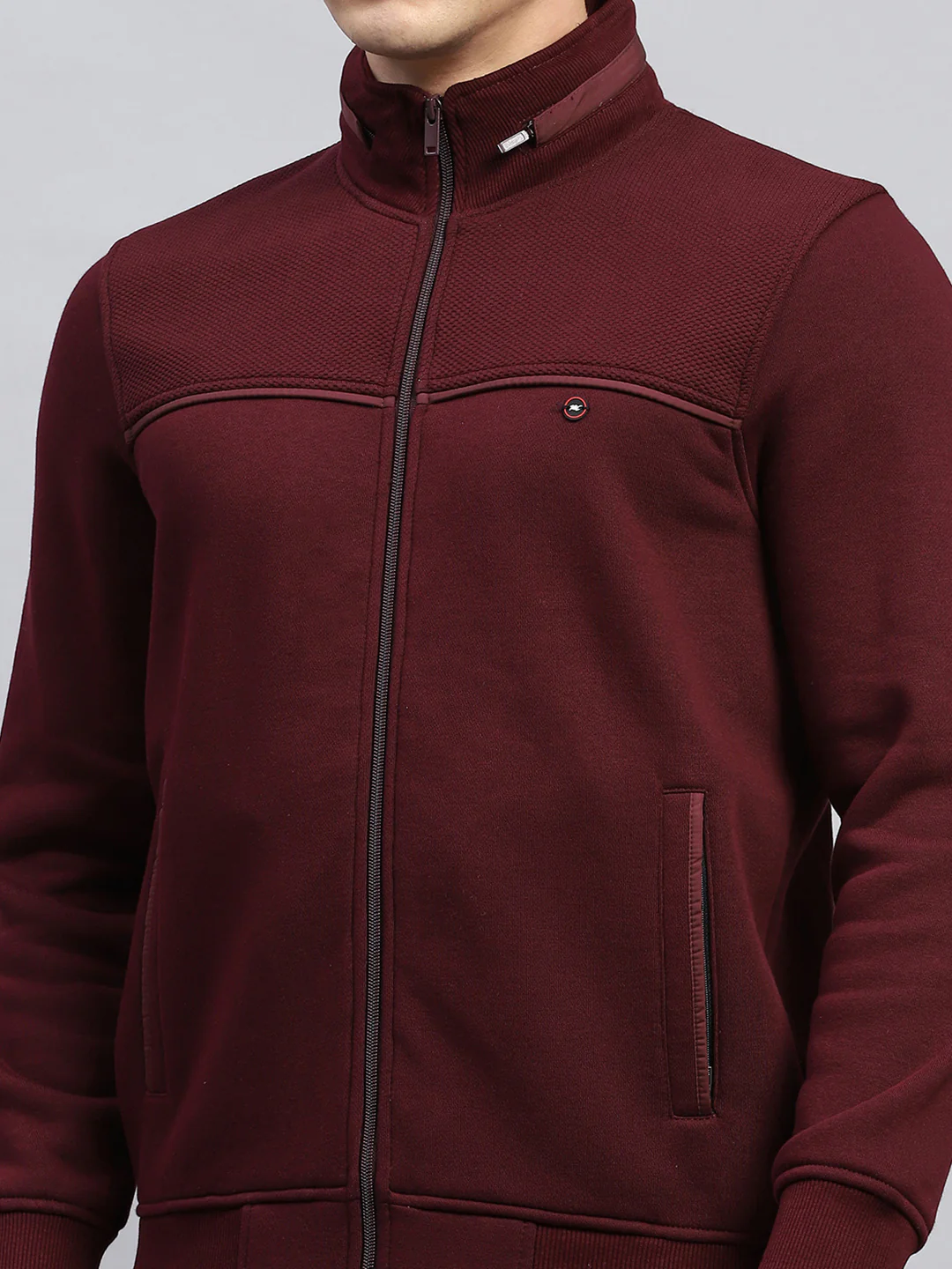 Men Maroon Solid Mock Neck Full Sleeve Winter Tracksuit - Image 7