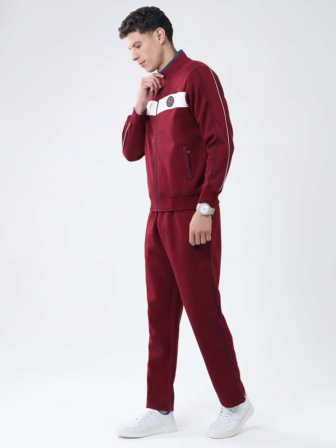 Men Maroon Solid Mock Neck Full Sleeve Winter Tracksuit - Image 3