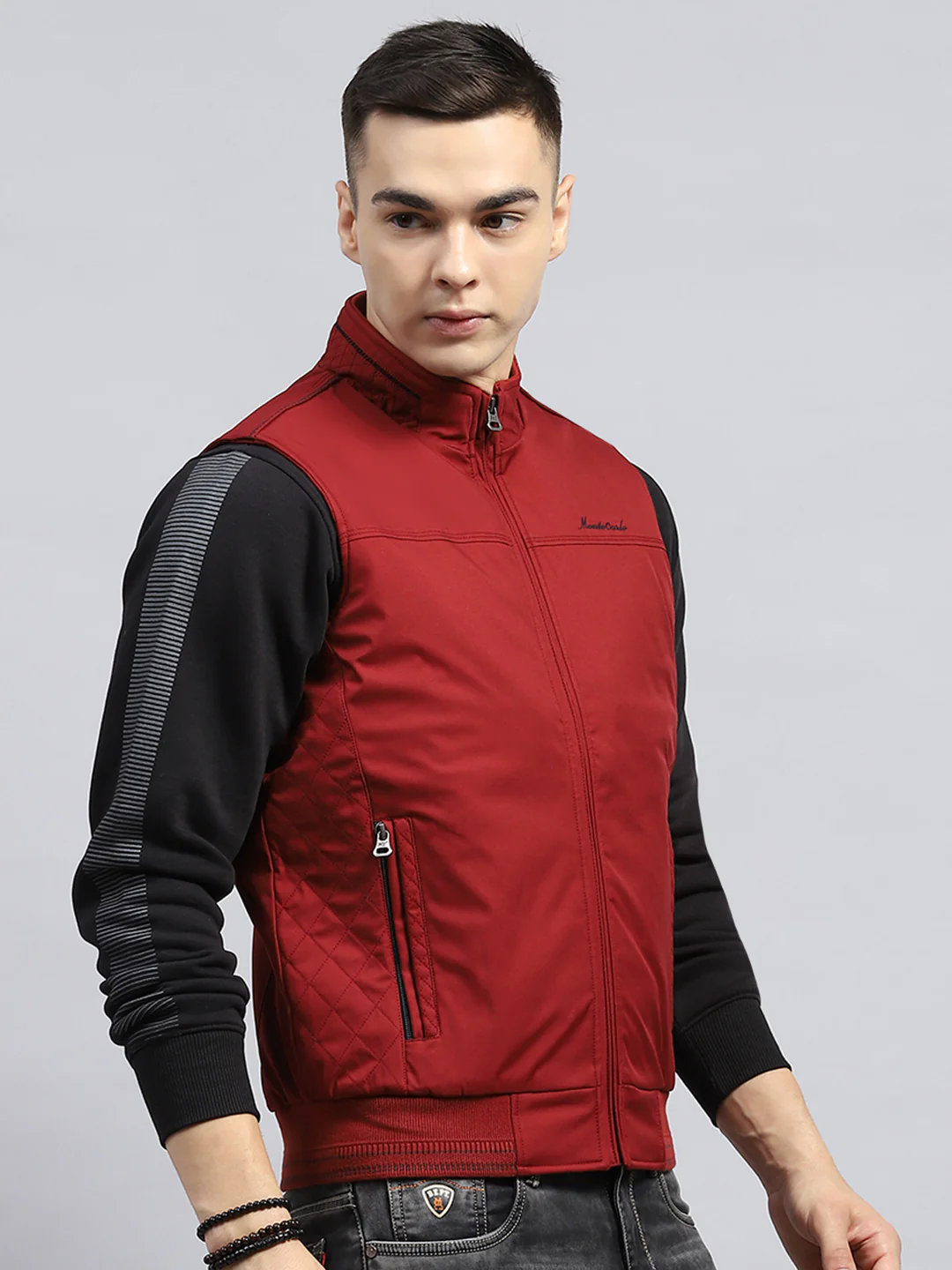 Men Maroon Solid Mock Neck Sleeveless Jacket - Image 4