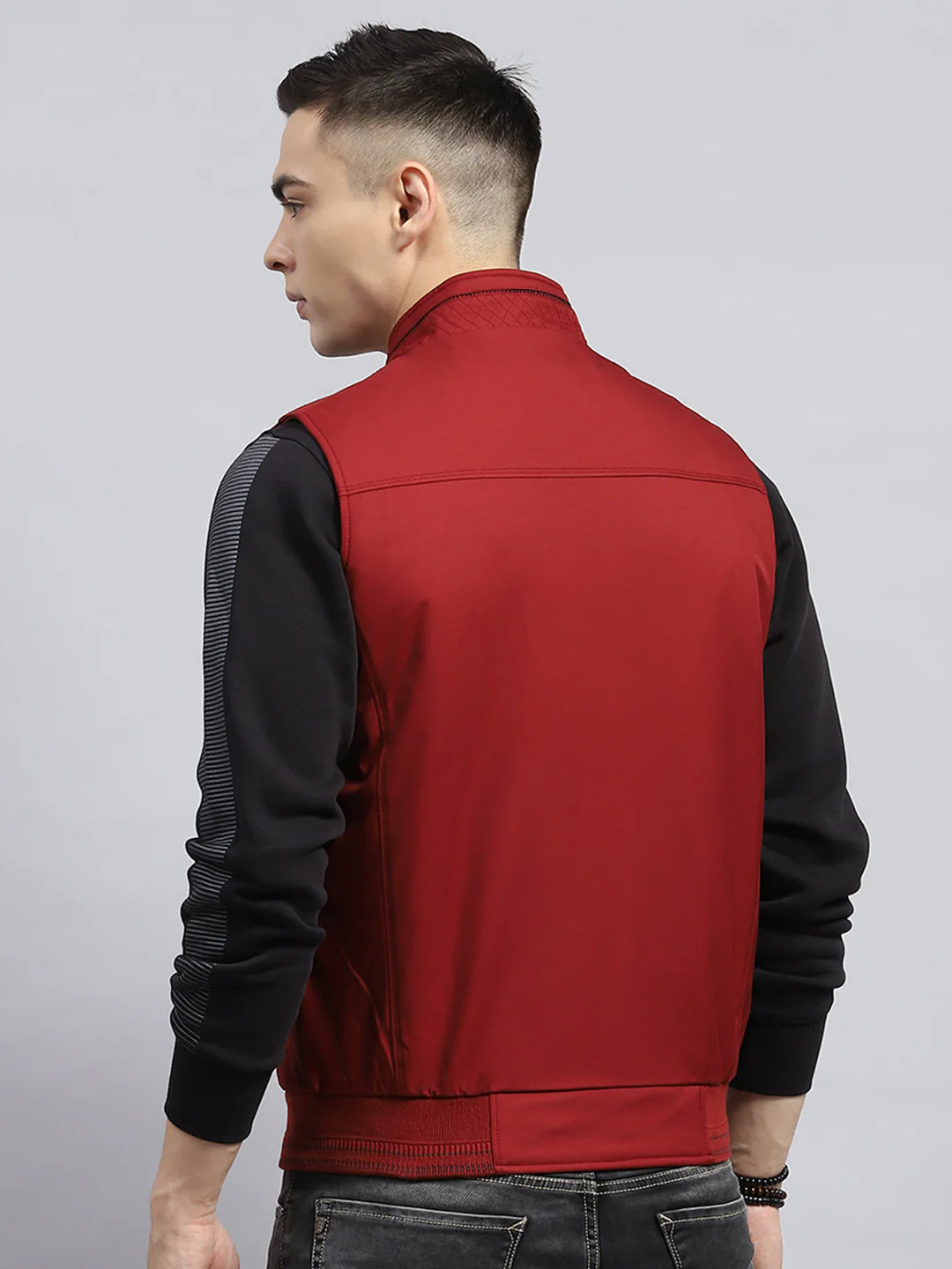 Men Maroon Solid Mock Neck Sleeveless Jacket - Image 5