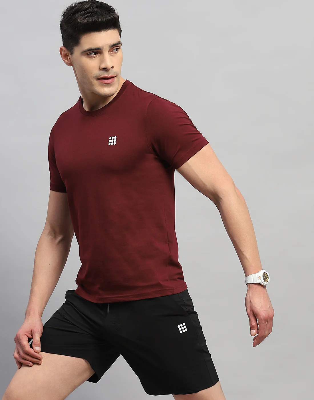 Rock.it Men Maroon Solid Round Neck Half Sleeve T-Shirt - Image 2