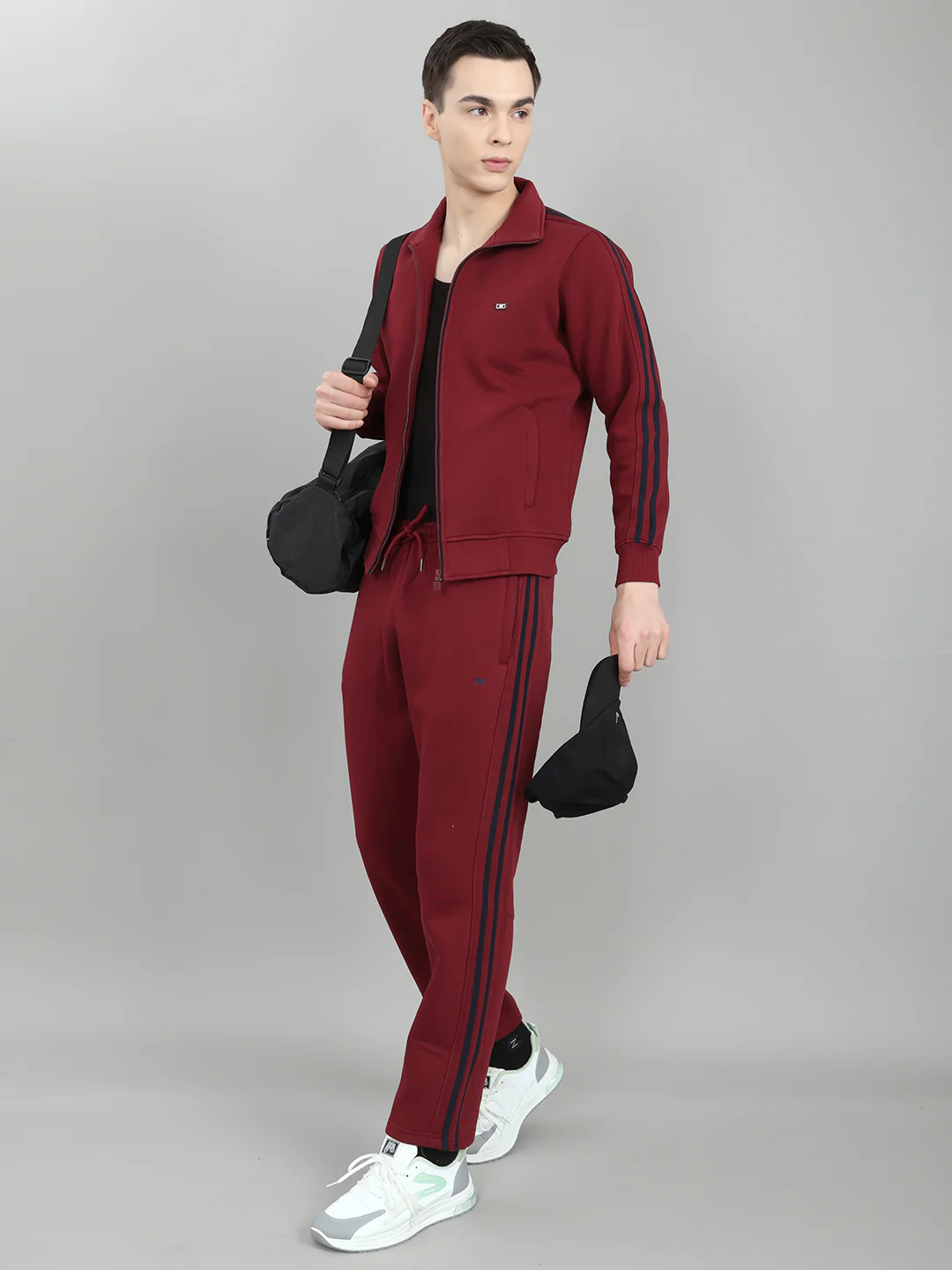 Men Maroon Solid Stand Collar Full Sleeve Winter Tracksuit - Image 5