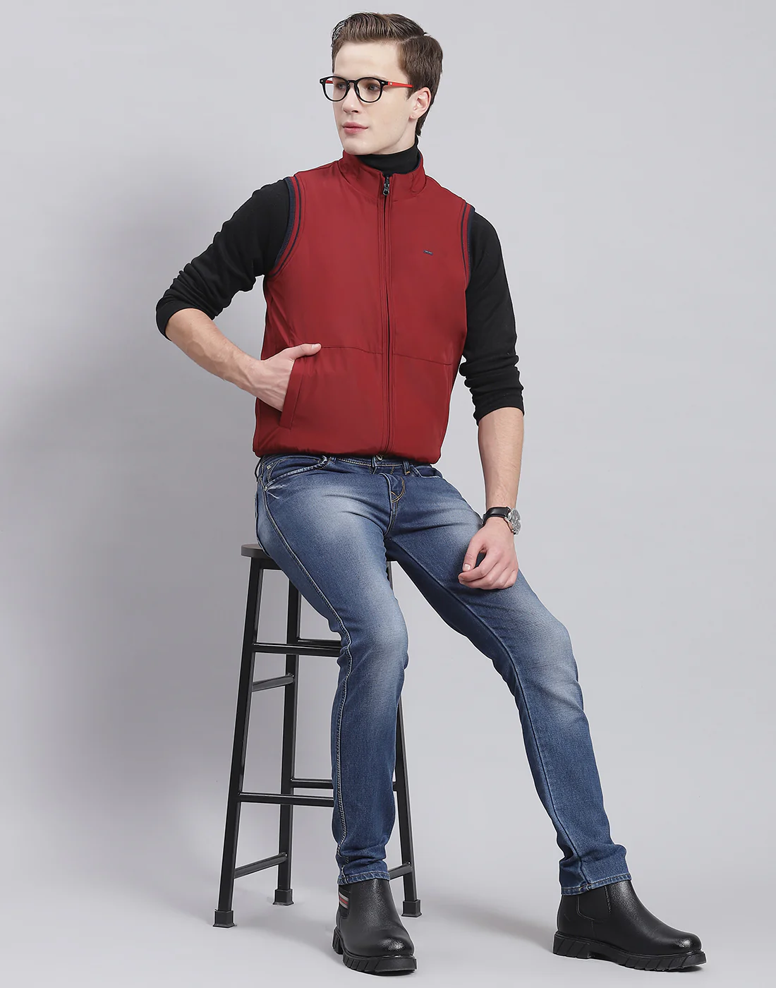 Men Maroon Solid Stand Collar Sleeveless Jacket - Image 3