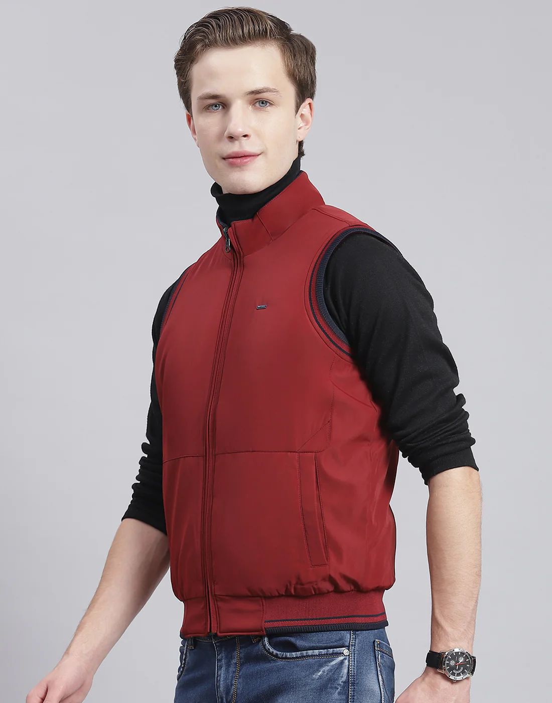 Men Maroon Solid Stand Collar Sleeveless Jacket - Image 4