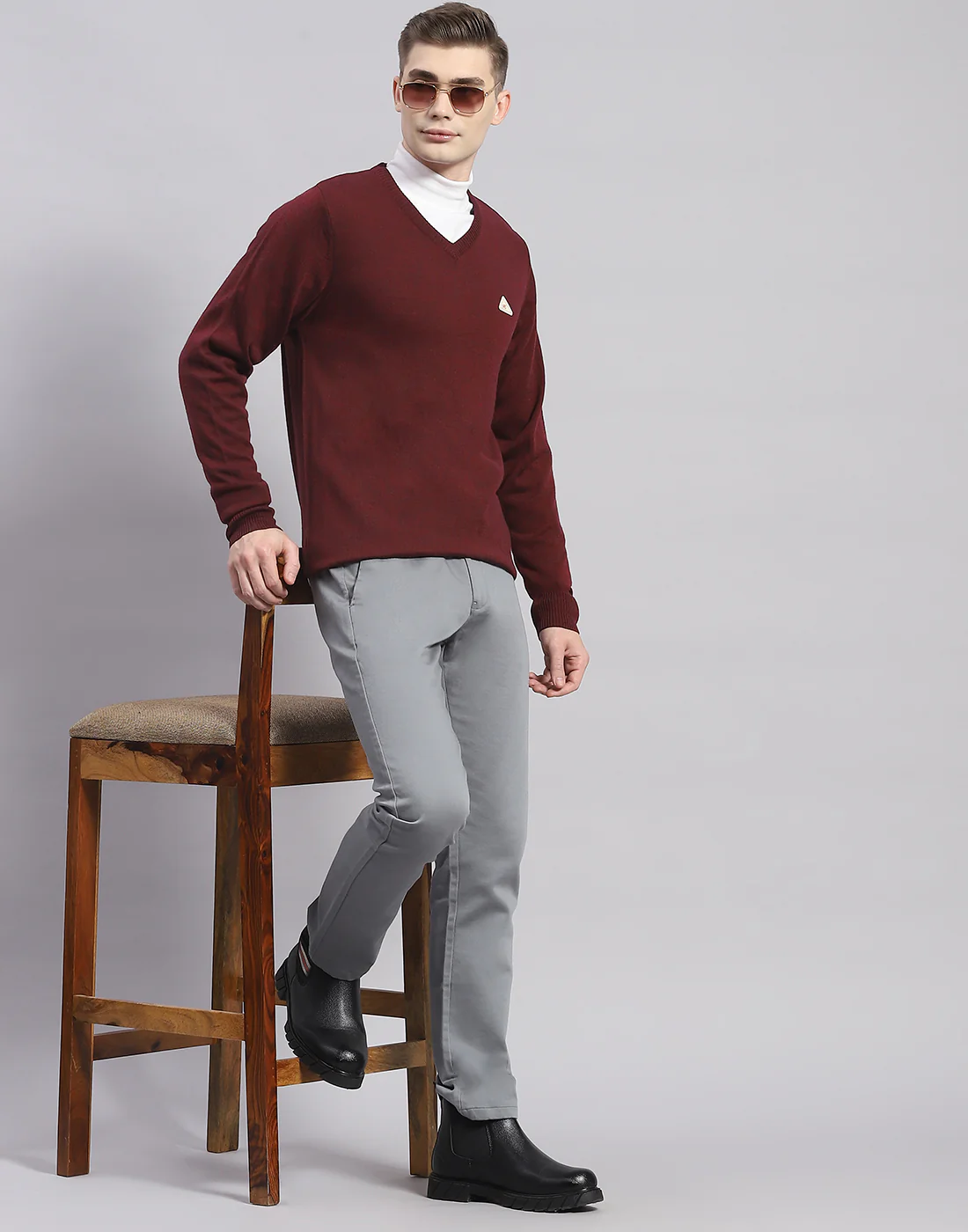Men Maroon Solid V Neck Full Sleeve Pullover - Image 2