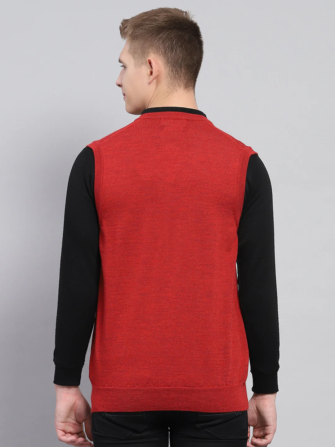 Men Maroon Solid V Neck Sleeveless Sweater - Image 5