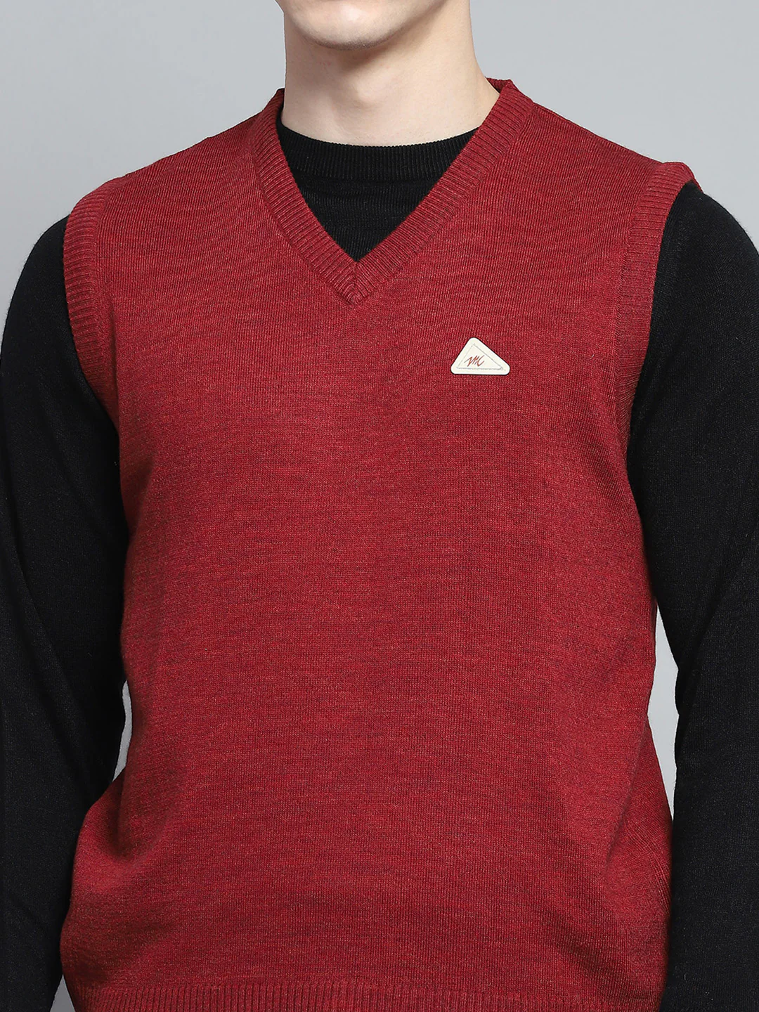 Men Maroon Solid V Neck Sleeveless Sweater - Image 6