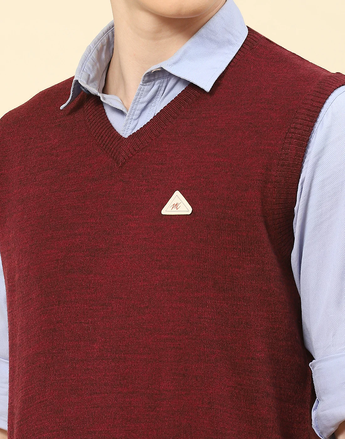 Men Maroon Solid V Neck Sleeveless Sweater - Image 6