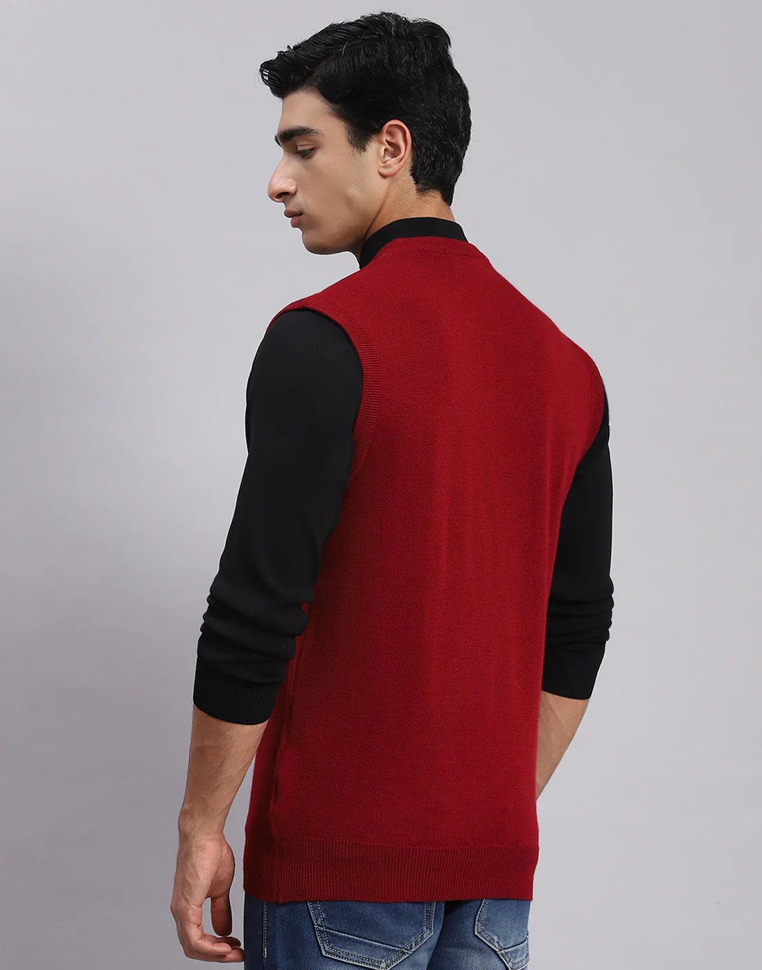 Men Maroon Solid V Neck Sleeveless Sweaters/Pullovers - Image 4
