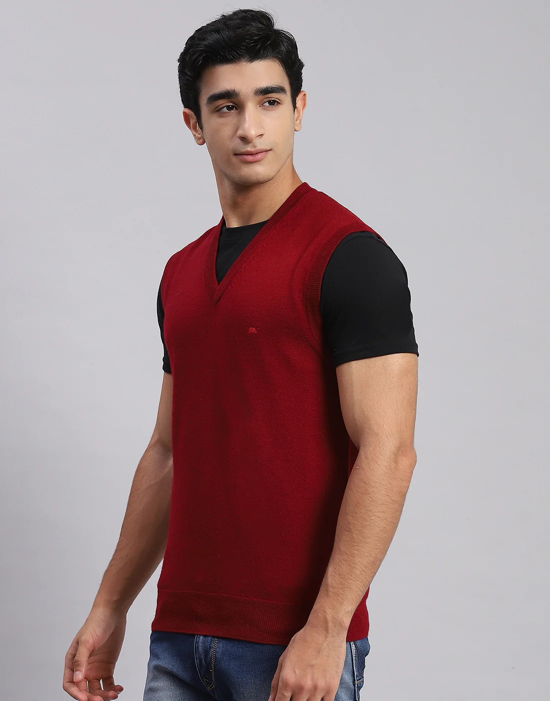 Men Maroon Solid V Neck Sleeveless Sweaters/Pullovers - Image 3