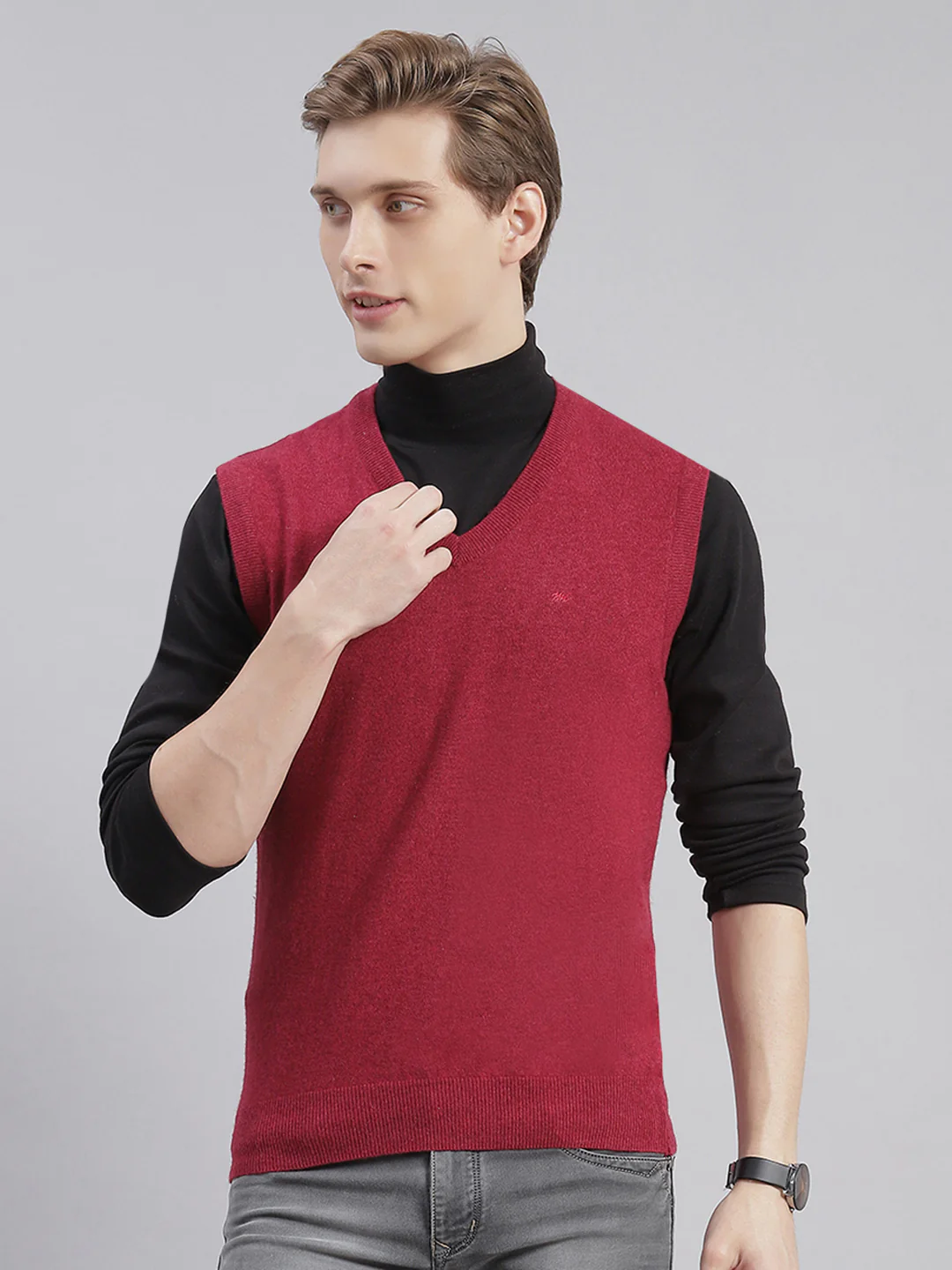 Men Maroon Solid V Neck Sleeveless Sweaters/Pullovers - Image 2