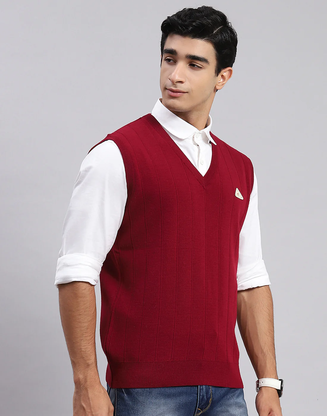 Men Maroon Solid V Neck Sleeveless Sweaters/Pullovers - Image 4