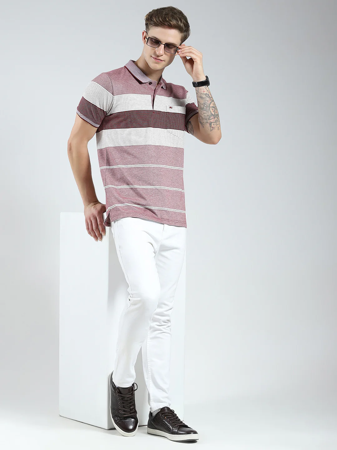 Men Maroon Stripe Collar Half Sleeve T-Shirt - Image 2