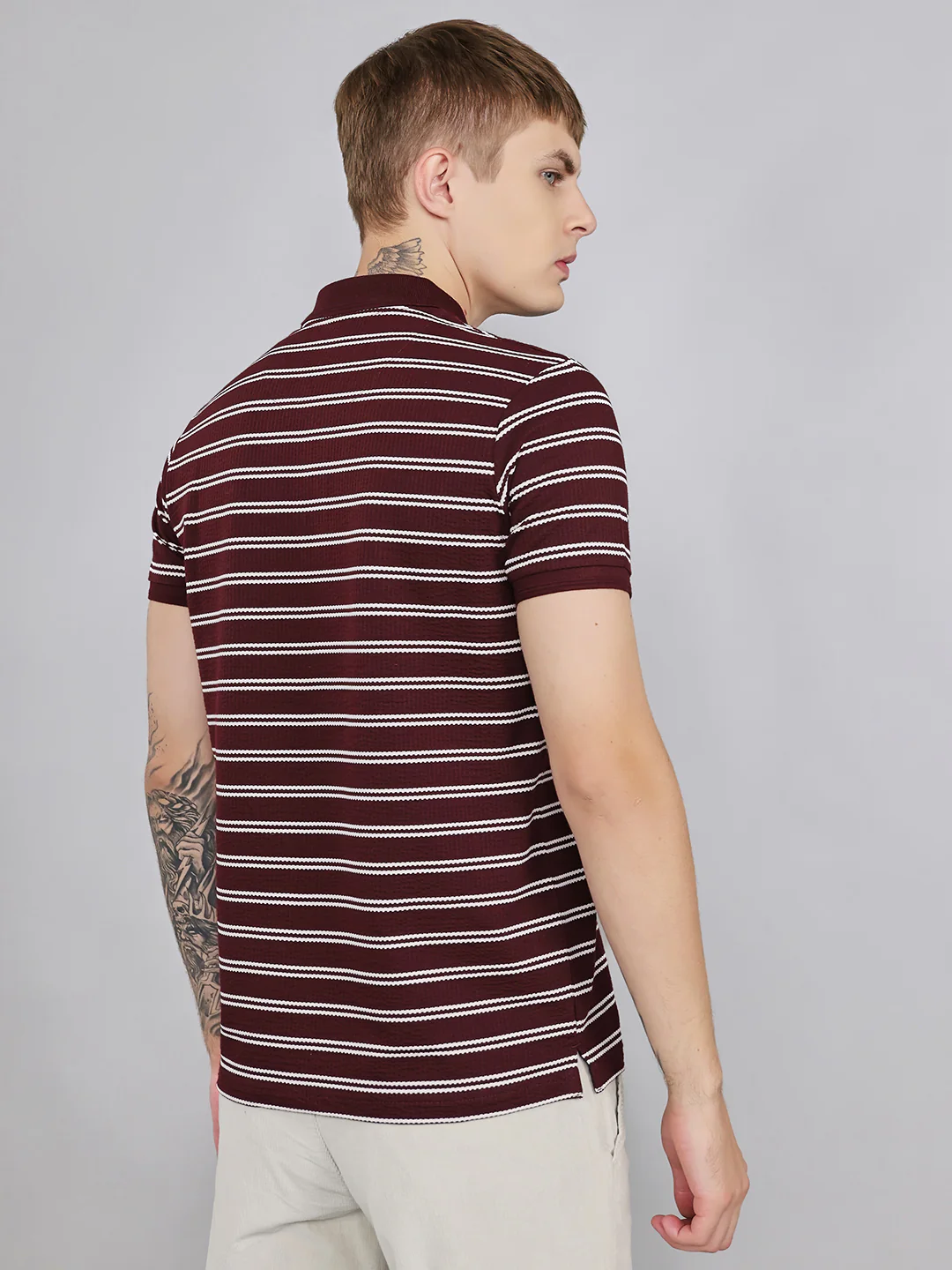 Men Maroon Stripe Collar Half Sleeve T-Shirt - Image 4