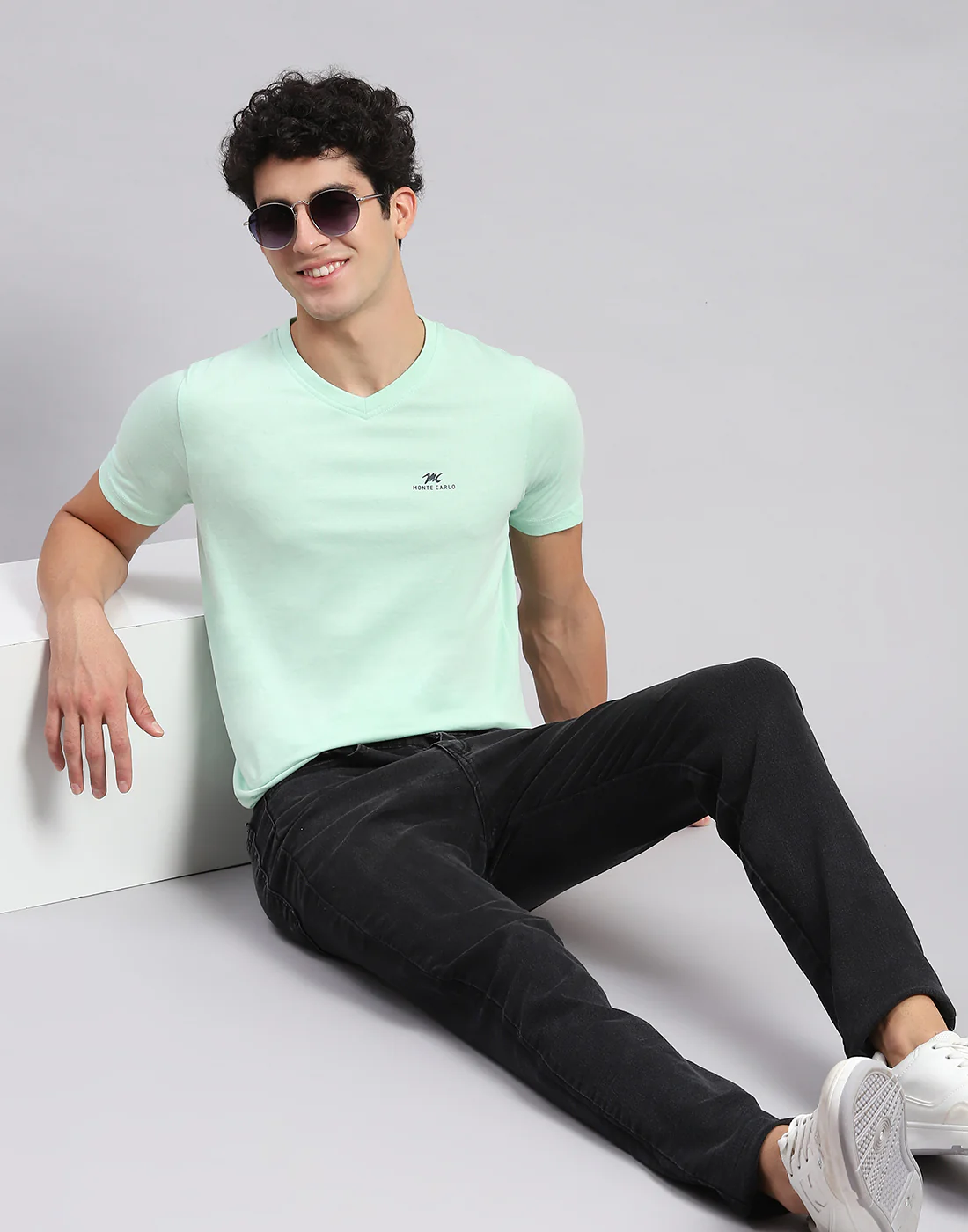 Men Multicolor Solid V Neck Half Sleeve T-Shirts - Image 8