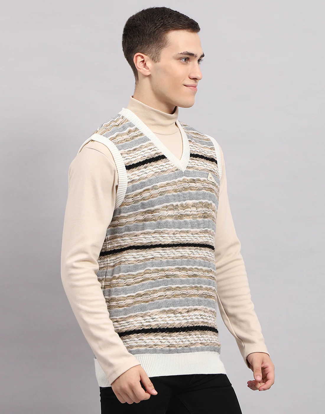 Men Multicolor Stripe V Neck Sleeveless Sweater - Image 4