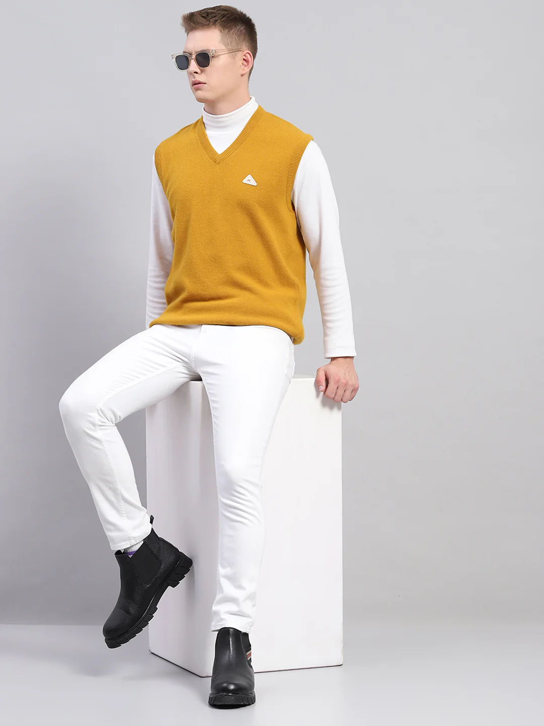 Men Mustard Solid V Neck Sleeveless Sweater - Image 2