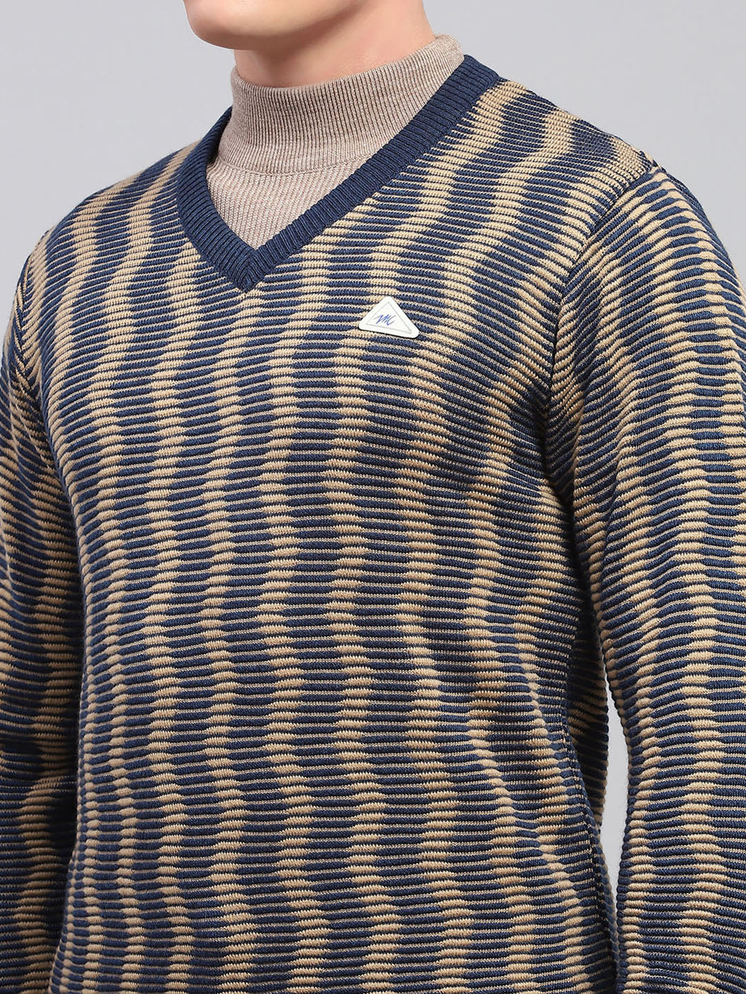 Men Navy Blue & Beige Self Design V Neck Full Sleeve Pullover - Image 6