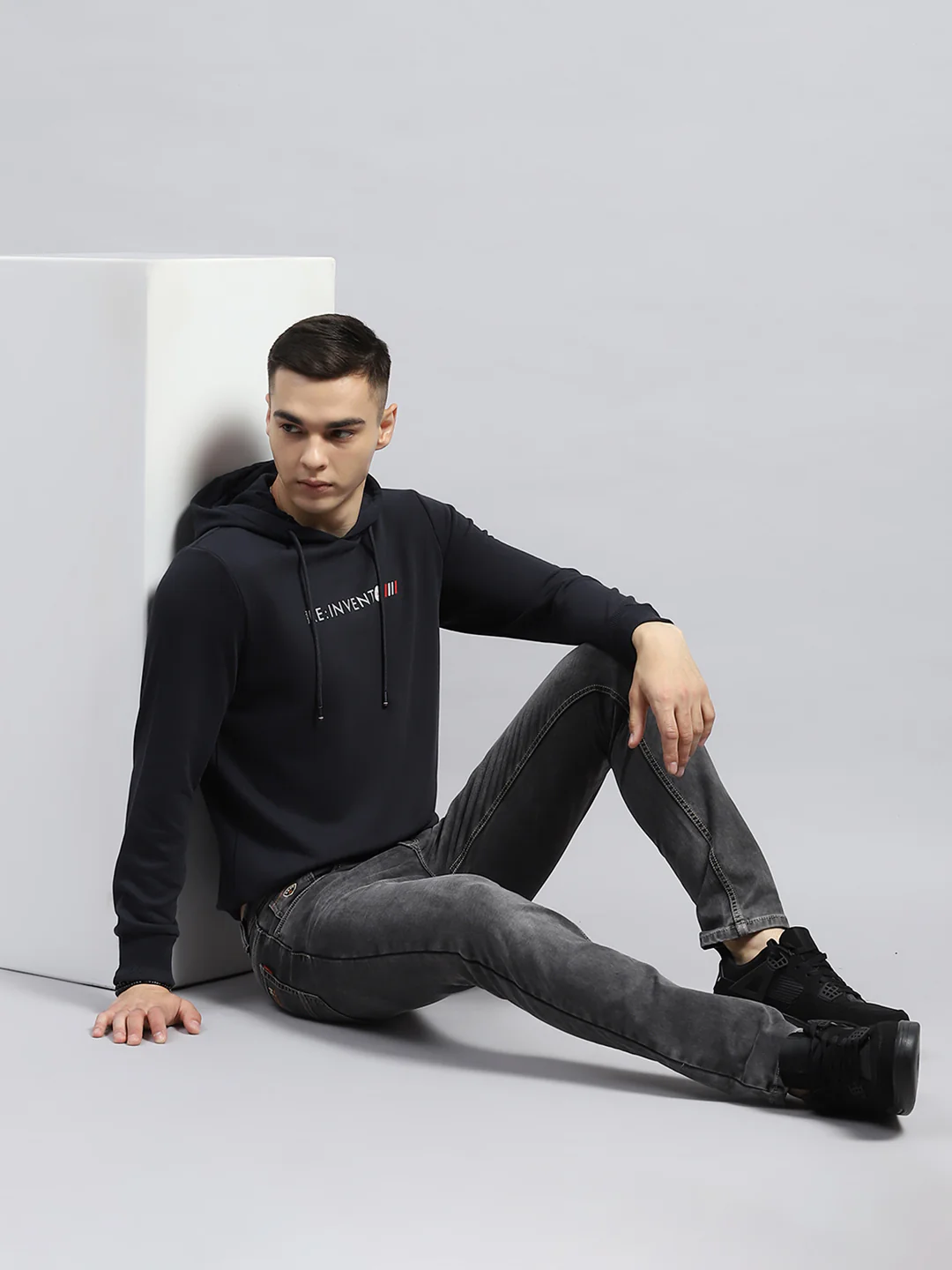 Men Navy Blue Printed Hooded Full Sleeve Sweatshirt - Image 2