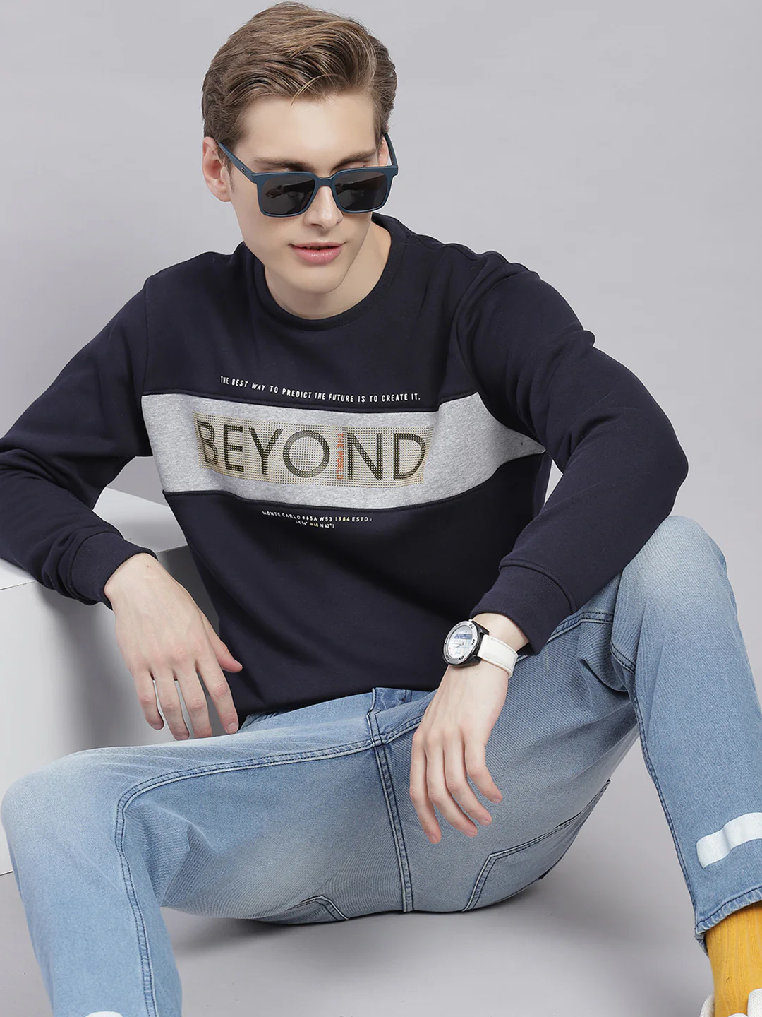 Men Navy Blue Printed Round Neck Full Sleeve Sweatshirts - Image 2