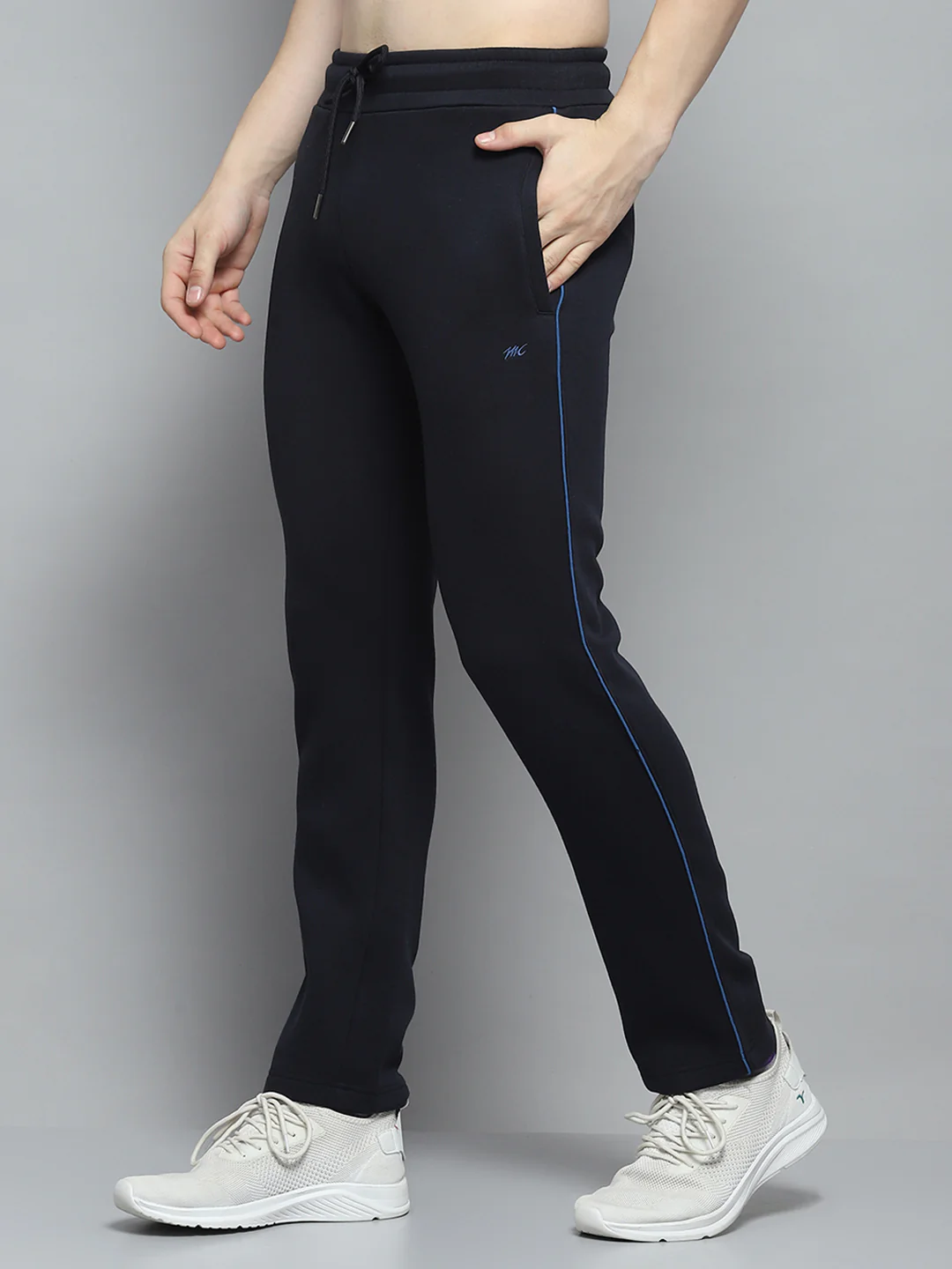 Men Navy Blue Printed Round Neck Full Sleeve Winter Tracksuit - Image 7