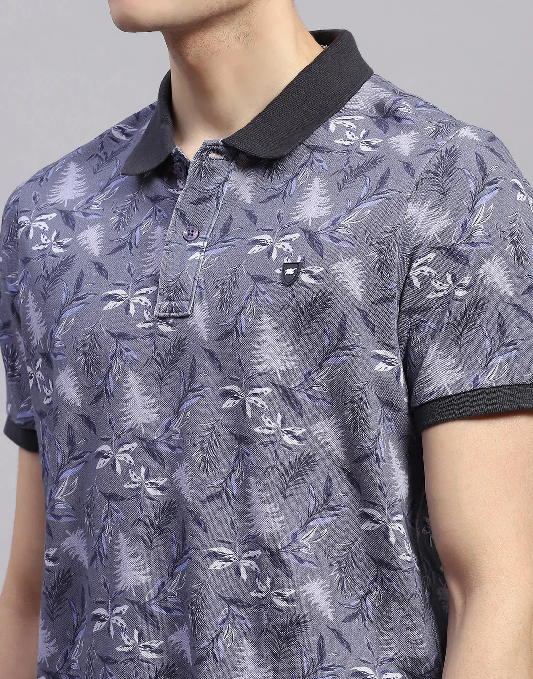 Men Navy Blue Printed Round Neck Half Sleeve Bermuda Set - Image 7
