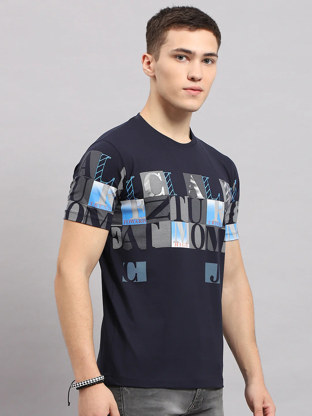 Men Navy Blue Printed Round Neck Half Sleeve T-Shirt - Image 4