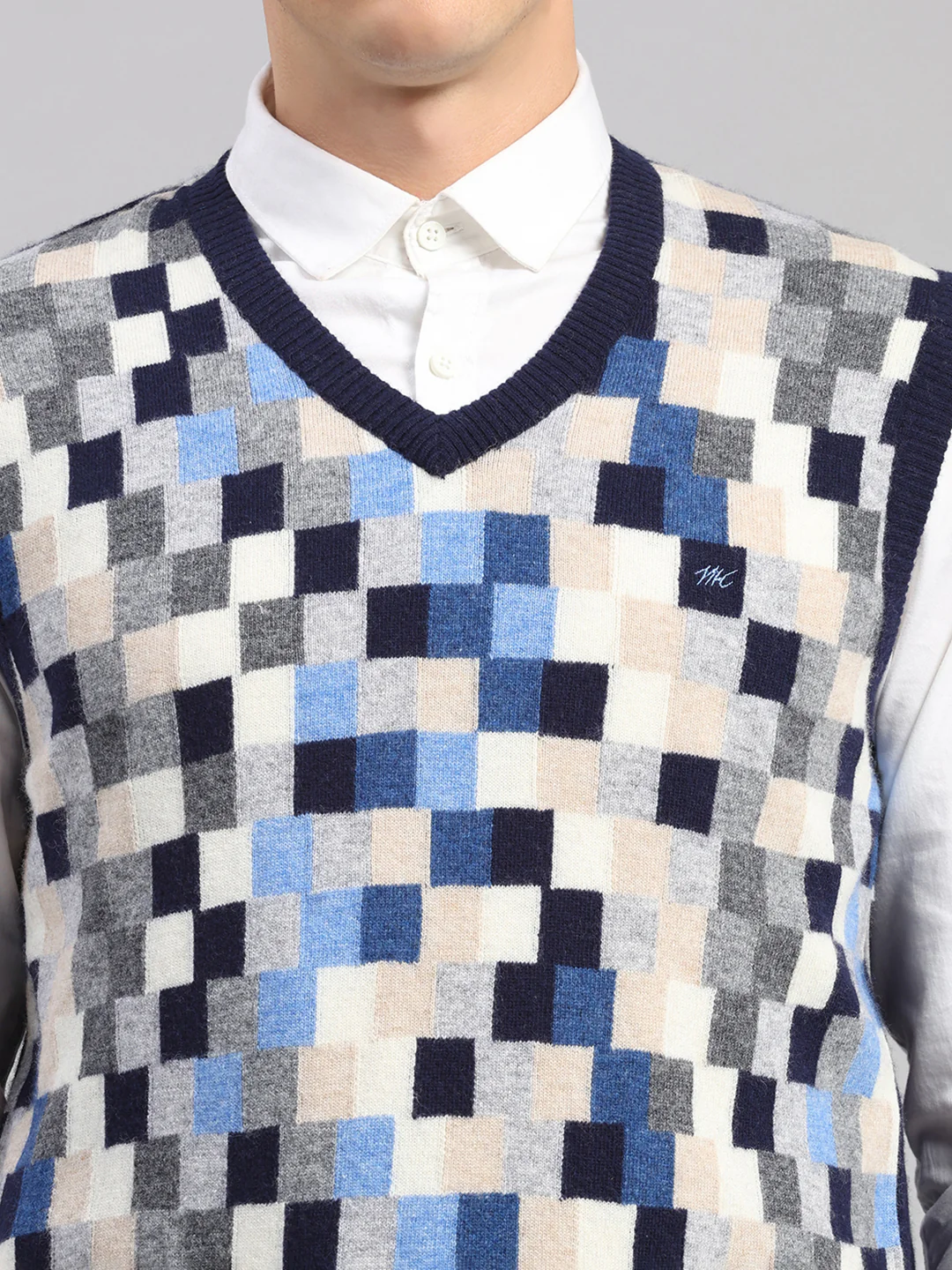 Men Navy Blue Printed V Neck Sleeveless Sweater - Image 6