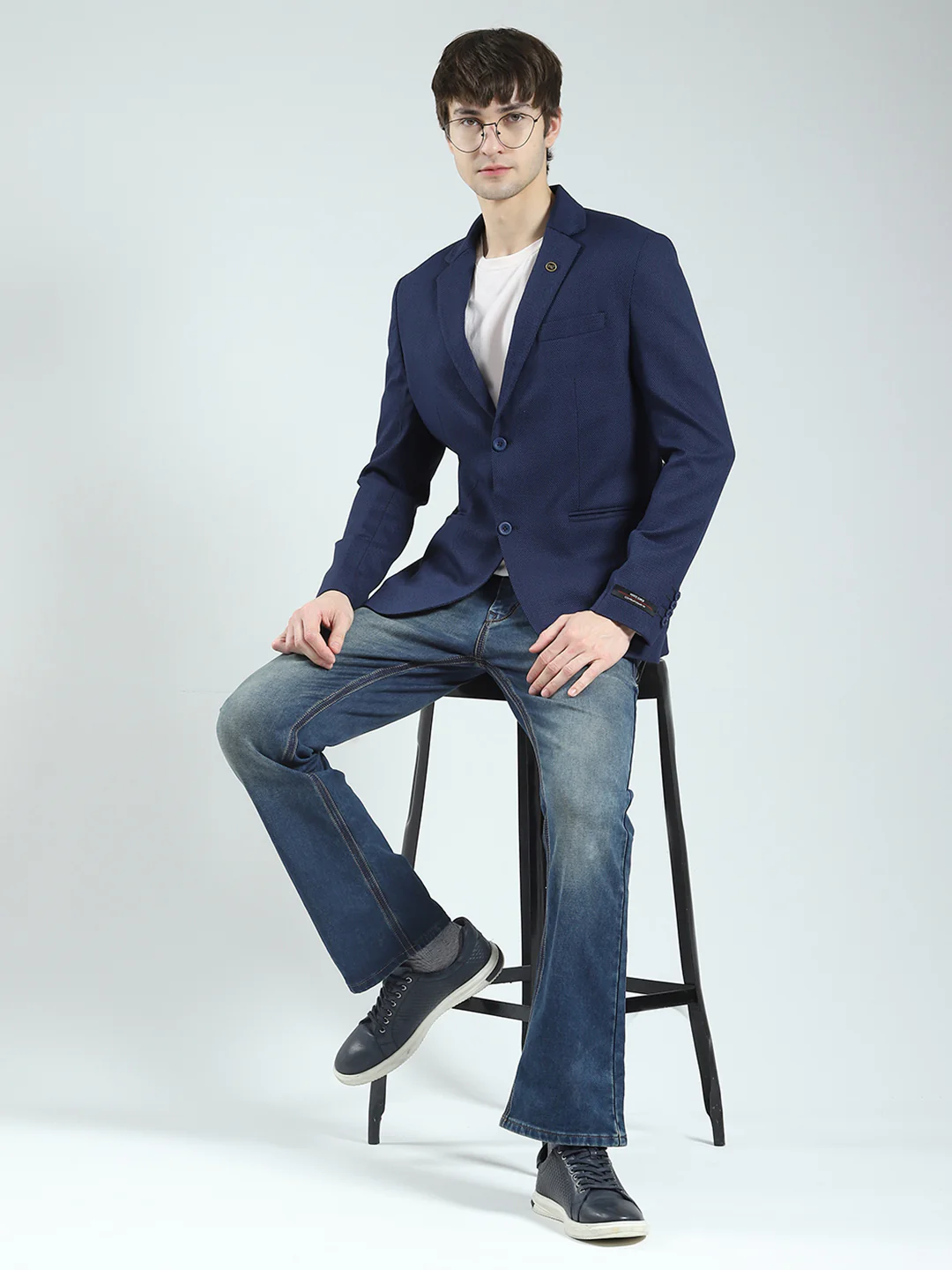 Men Navy Blue Self Design Notch Lapel Collar Full Sleeve Blazer - Image 2