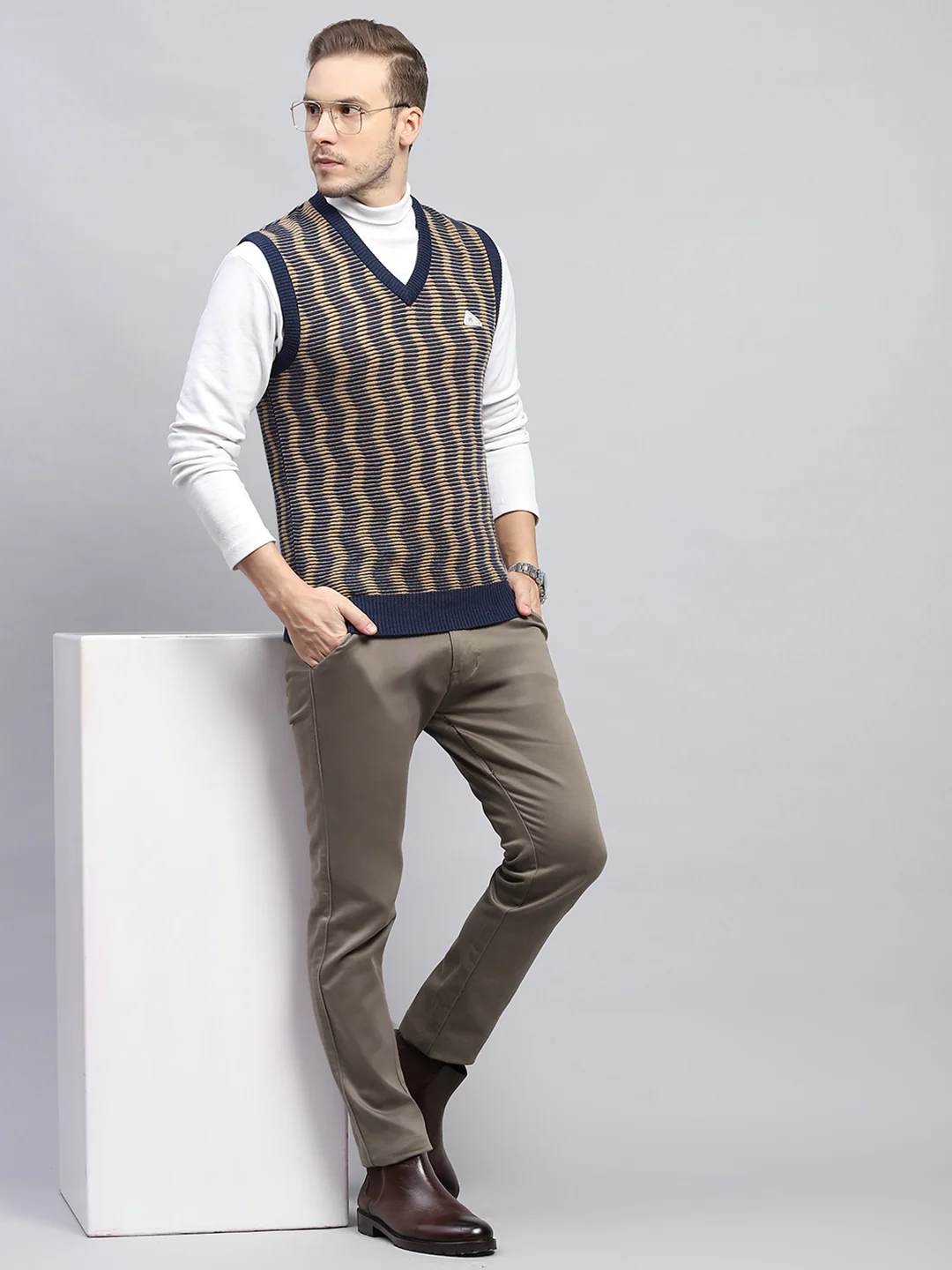 Men Navy Blue Self Design V Neck Sleeveless Sweater - Image 2