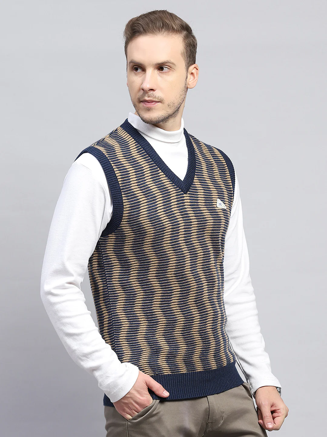 Men Navy Blue Self Design V Neck Sleeveless Sweater - Image 4