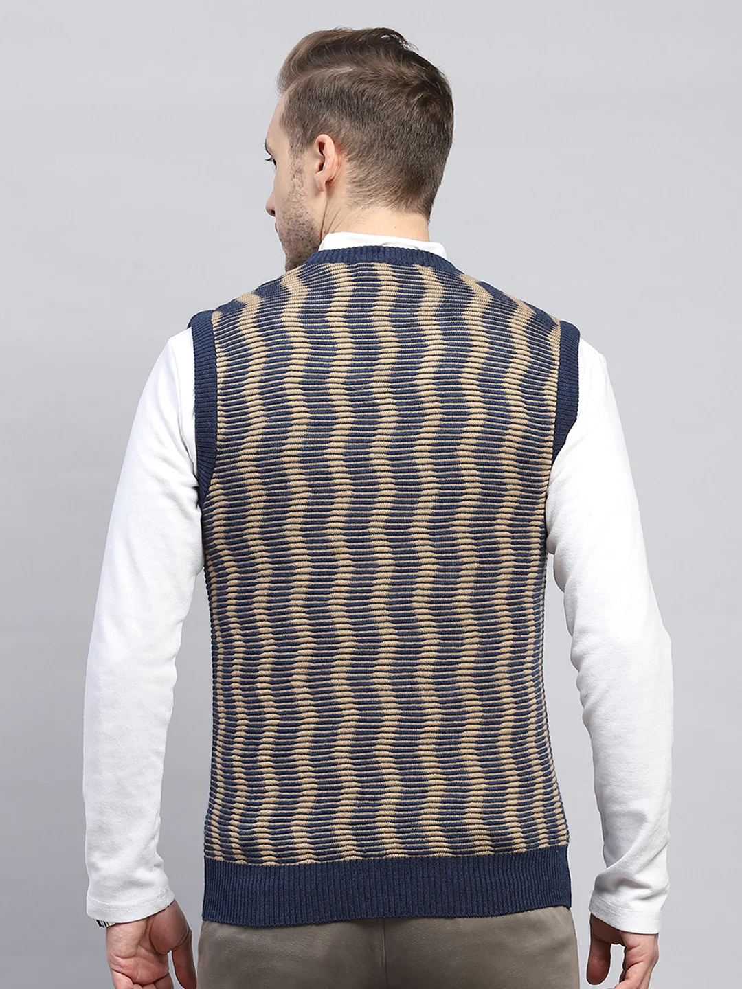 Men Navy Blue Self Design V Neck Sleeveless Sweater - Image 5