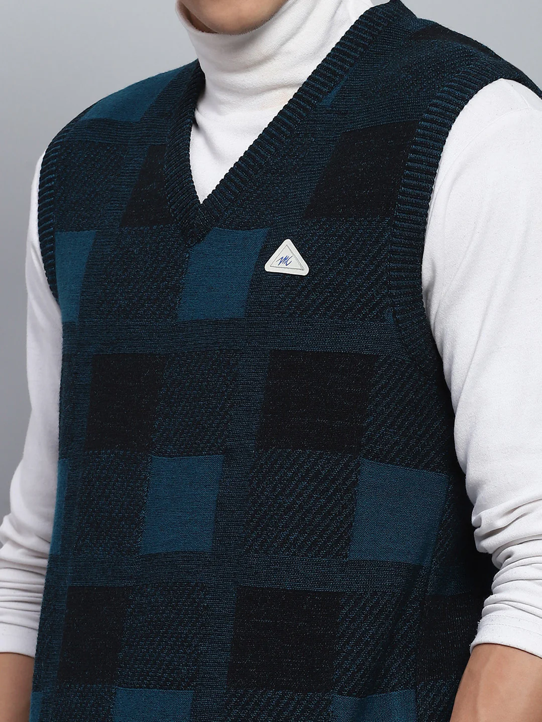 Men Navy Blue Self Design V Neck Sleeveless Sweater - Image 6