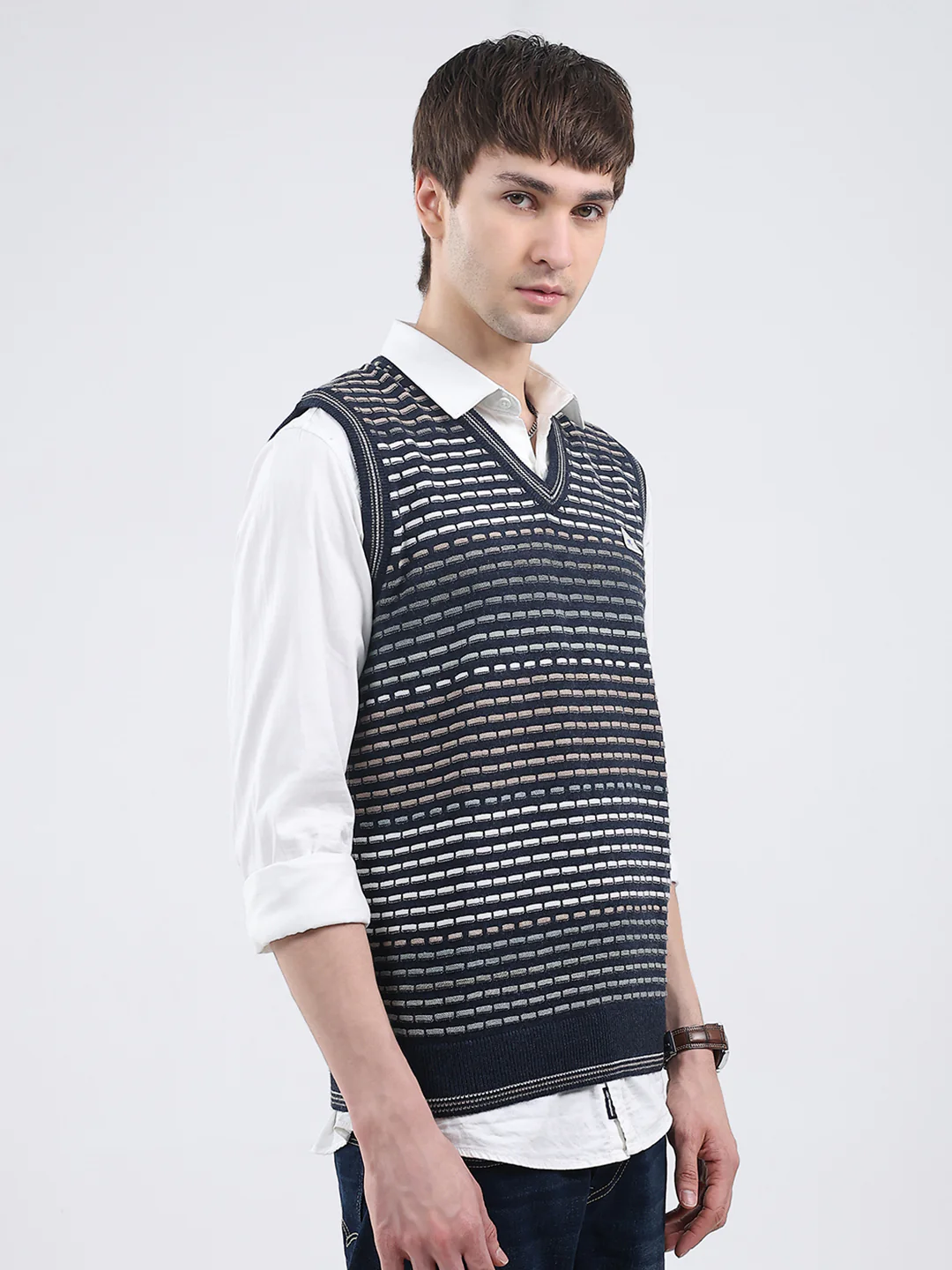 Men Navy Blue Self Design V Neck Sleeveless Sweater - Image 4