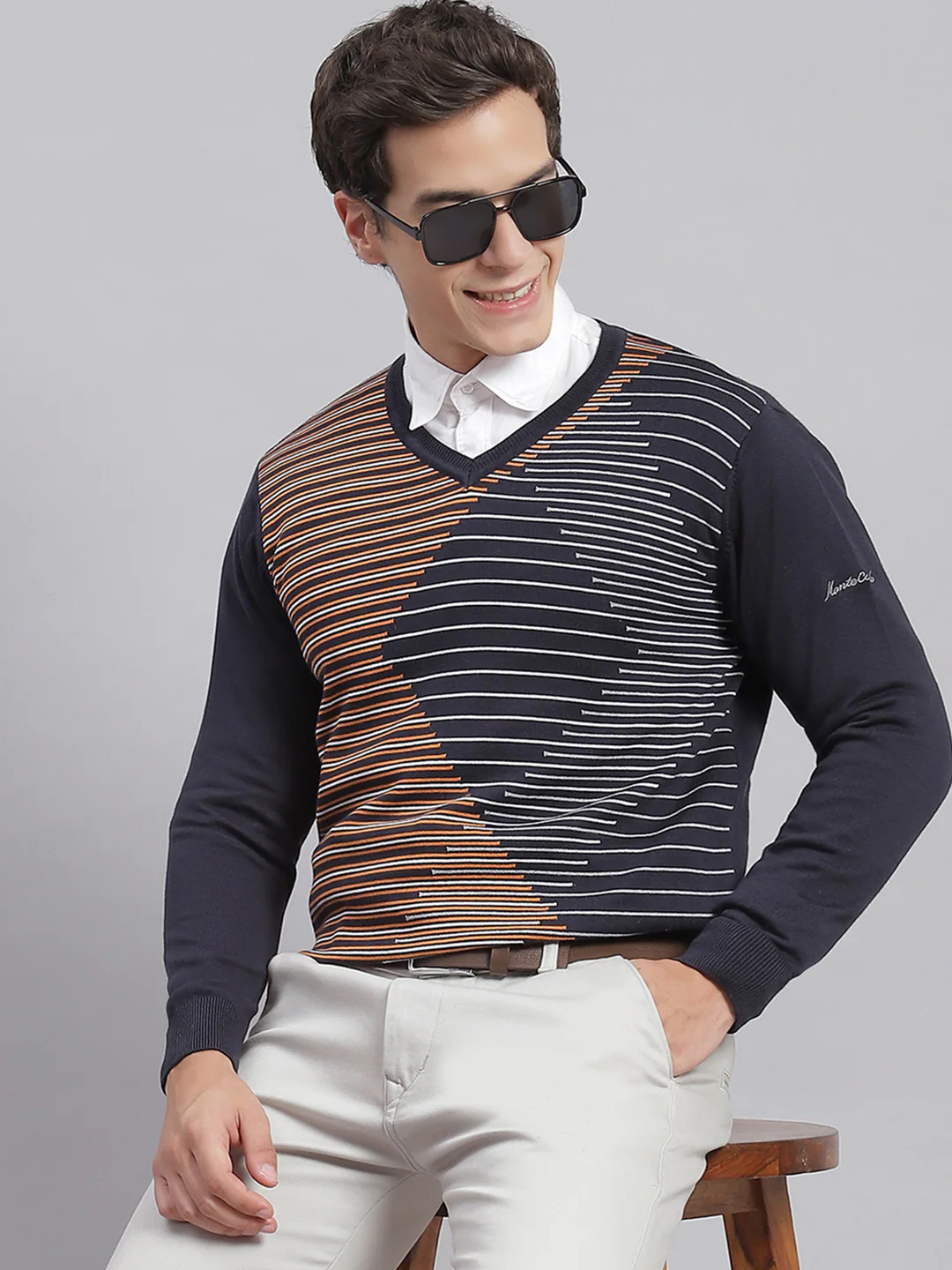 Men Navy Blue Self Design V Neck Full Sleeve Sweaters/Pullovers - Image 2