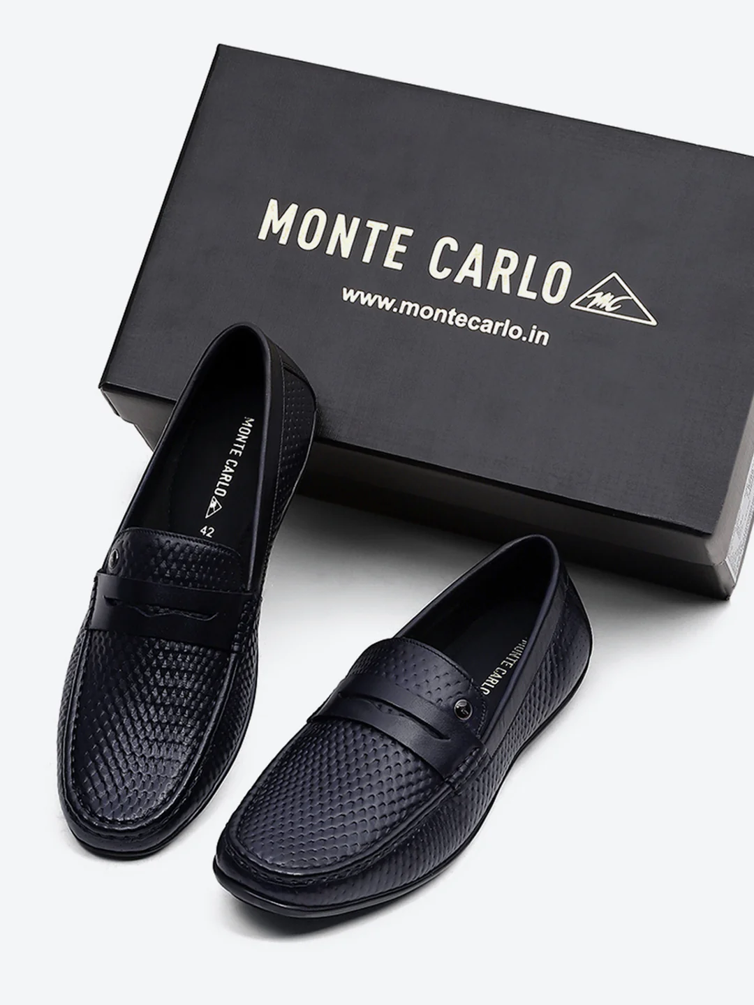 Men Navy Blue Comfortable Slip on Leather Loafers - Image 2
