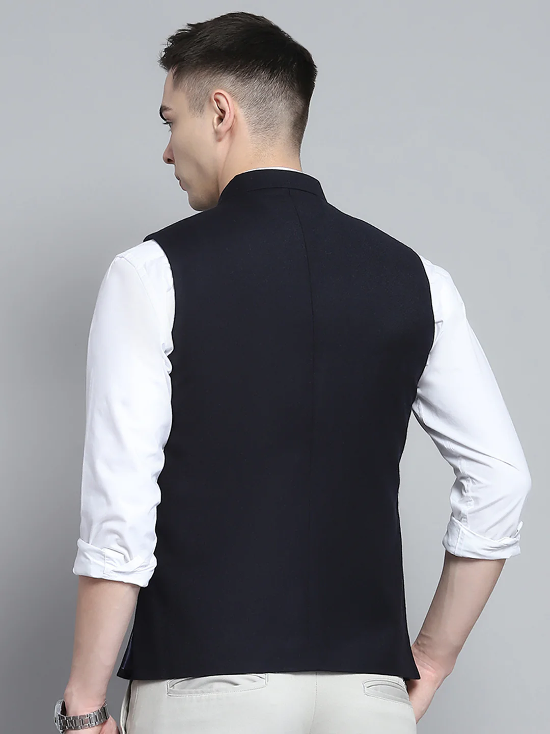 Men Navy Blue Solid Band Collar Sleeveless Jacket - Image 5